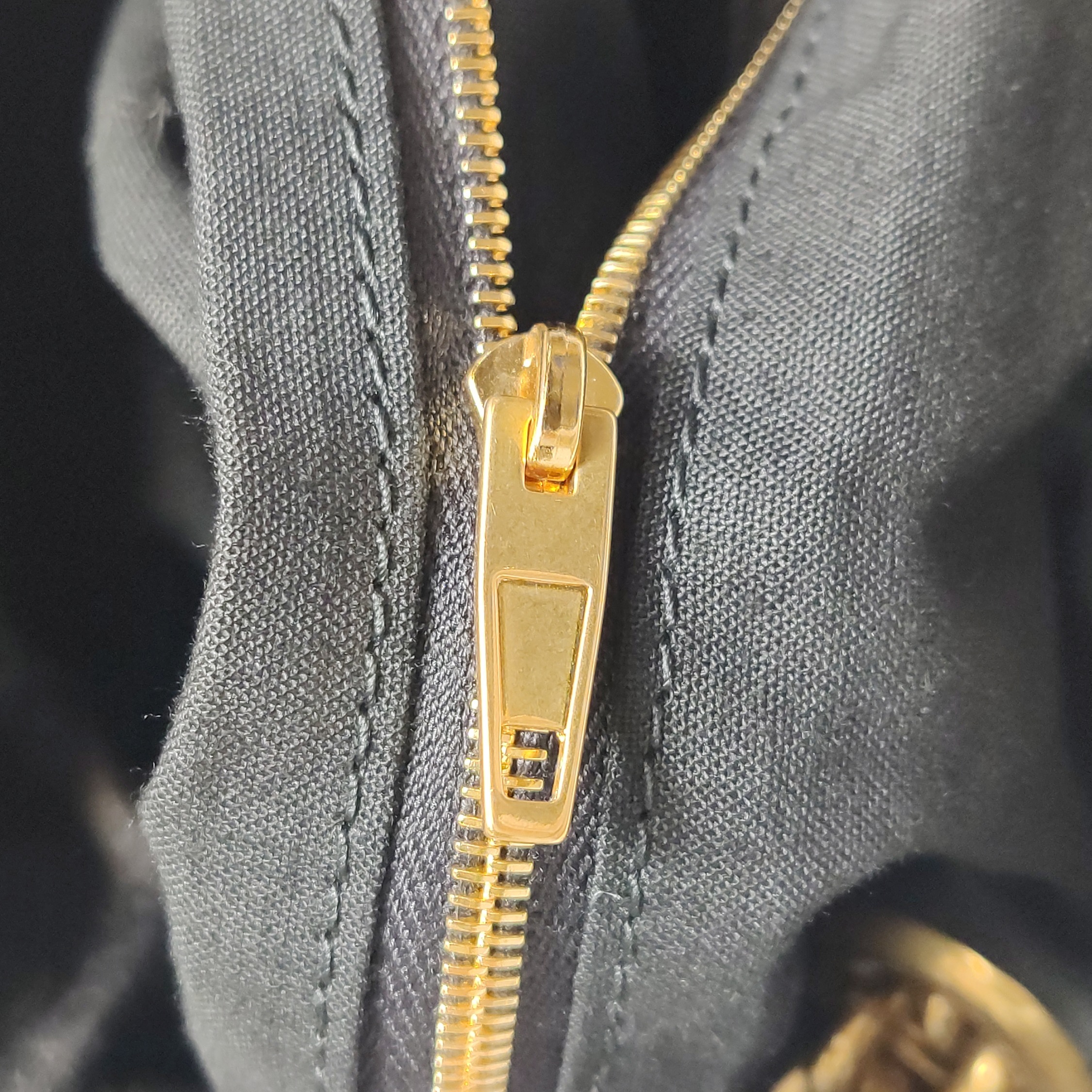 Balenciaga Crush Chain Tote Leather Medium — photo 9 of 15