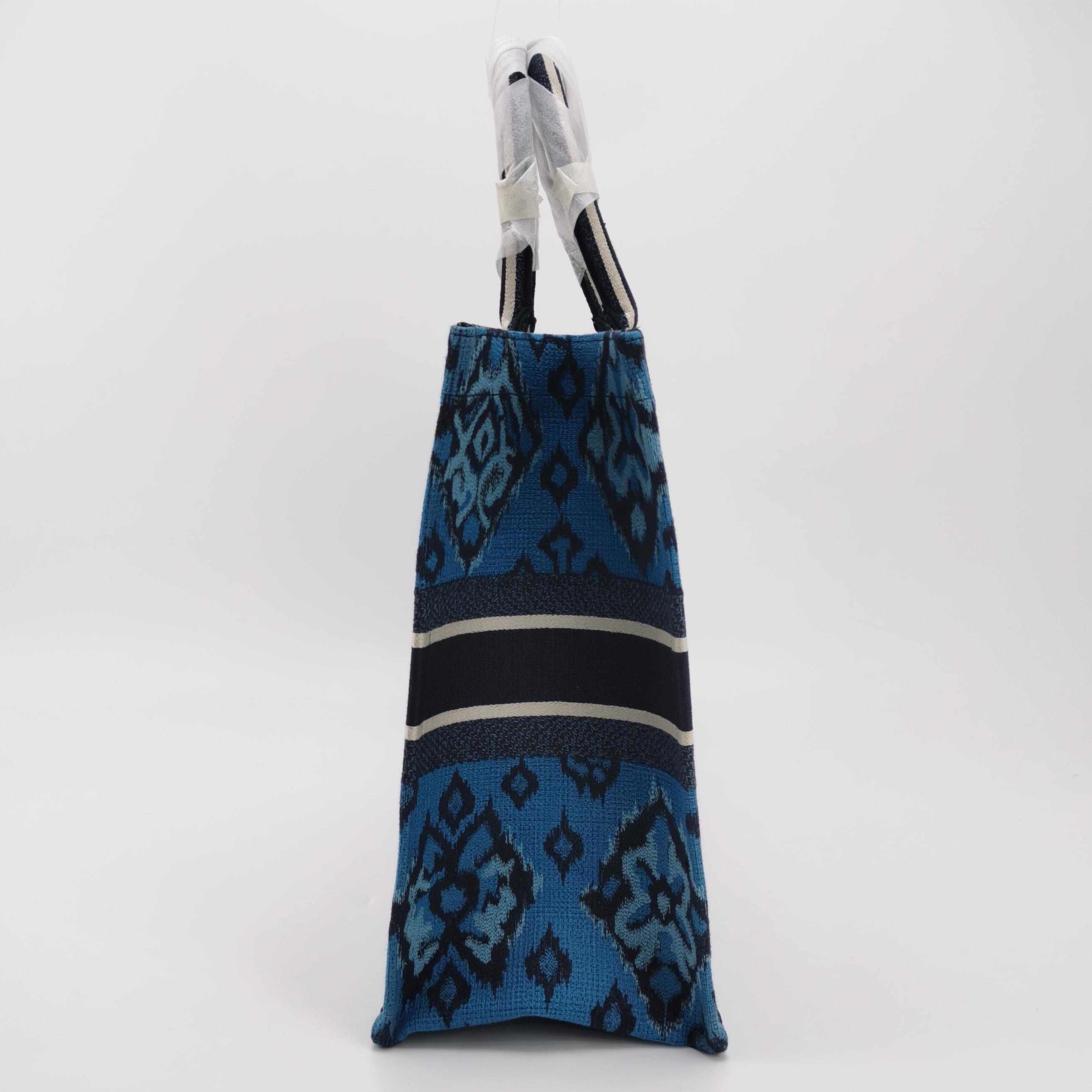 Christian Dior Book Tote Embroidered Canvas Large — photo 3 of 20