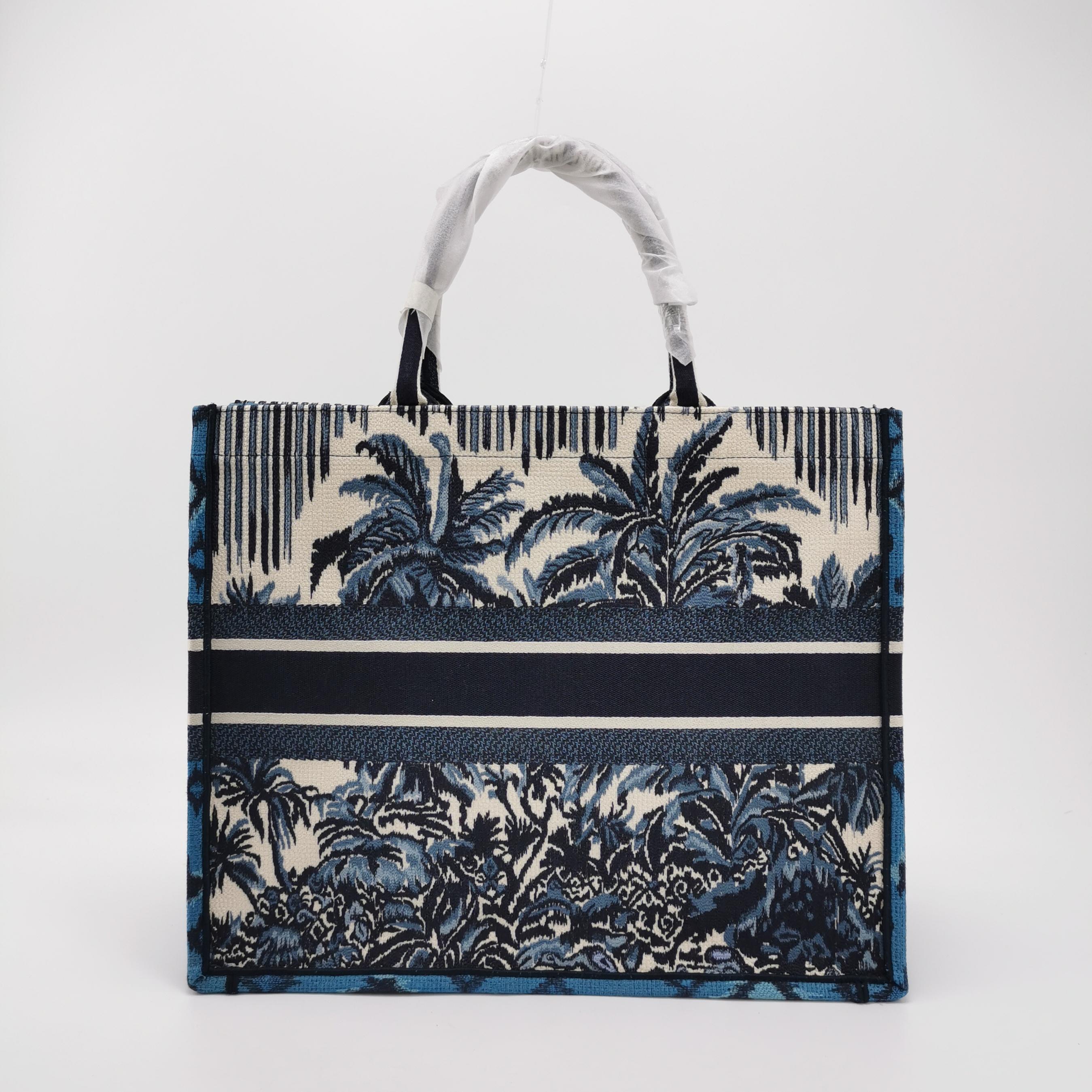 Christian Dior Book Tote Embroidered Canvas Large — photo 5 of 20