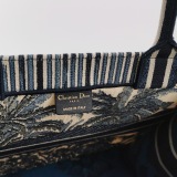 Christian Dior Book Tote Embroidered Canvas Large — thumbnail 8