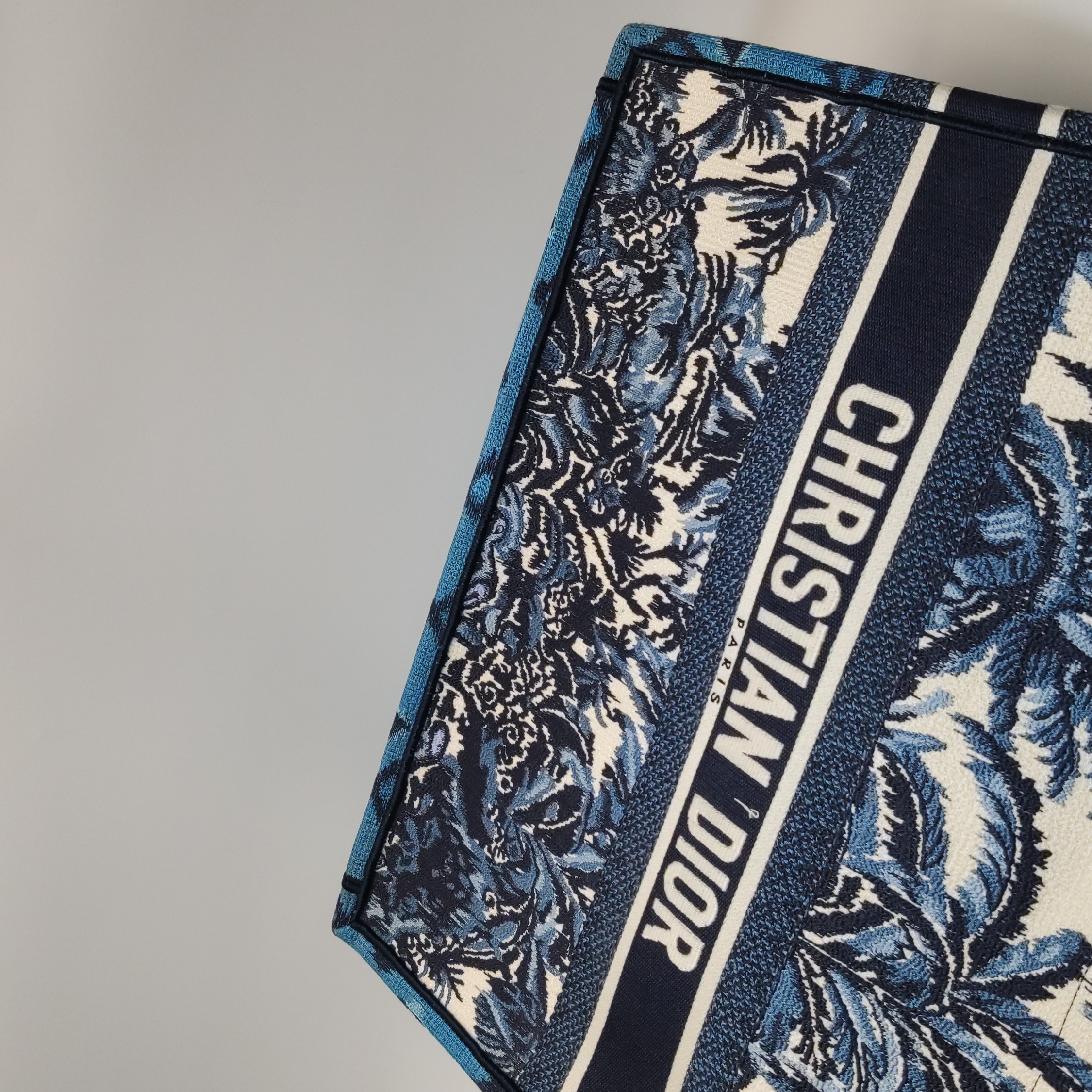 Christian Dior Book Tote Embroidered Canvas Large — photo 18 of 20
