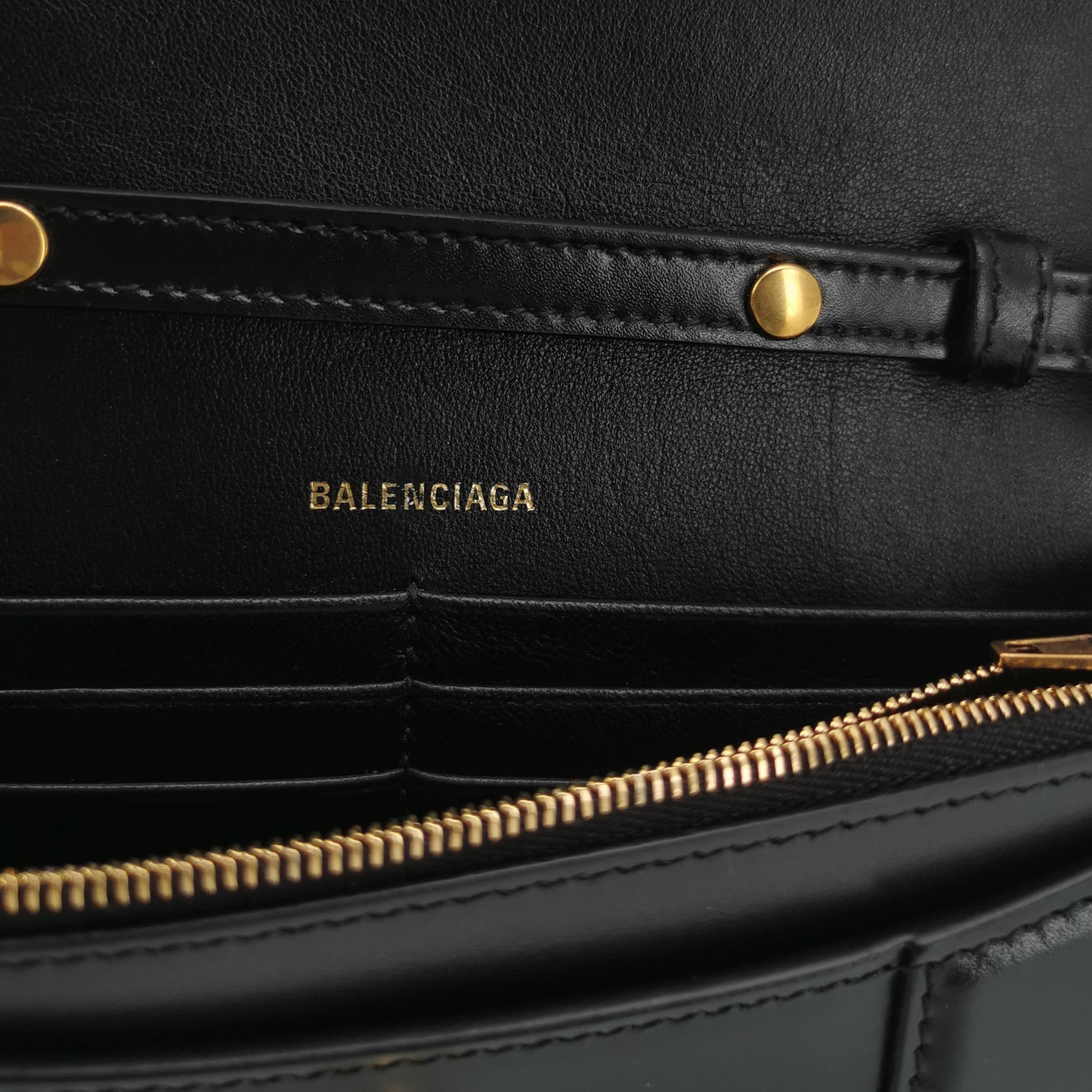 Balenciaga Hourglass Chain Wallet Leather — photo 8 of 13