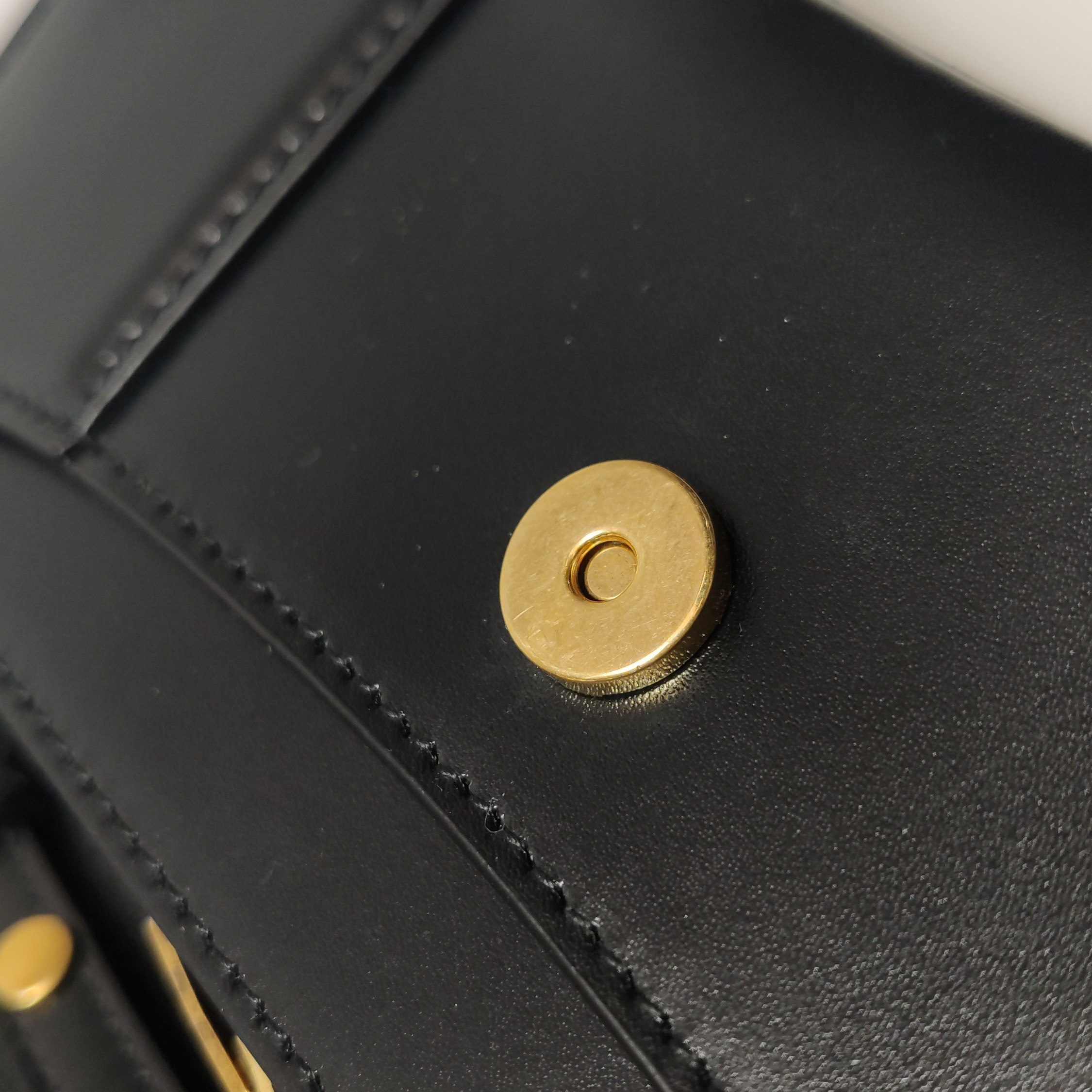 Balenciaga Hourglass Chain Wallet Leather — photo 12 of 13