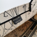Christian Dior Book Tote Embroidered Canvas Large — thumbnail 8