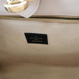 Louis Vuitton(LV) On My Side Tote Leather with Monogram Canvas MM — thumbnail 8