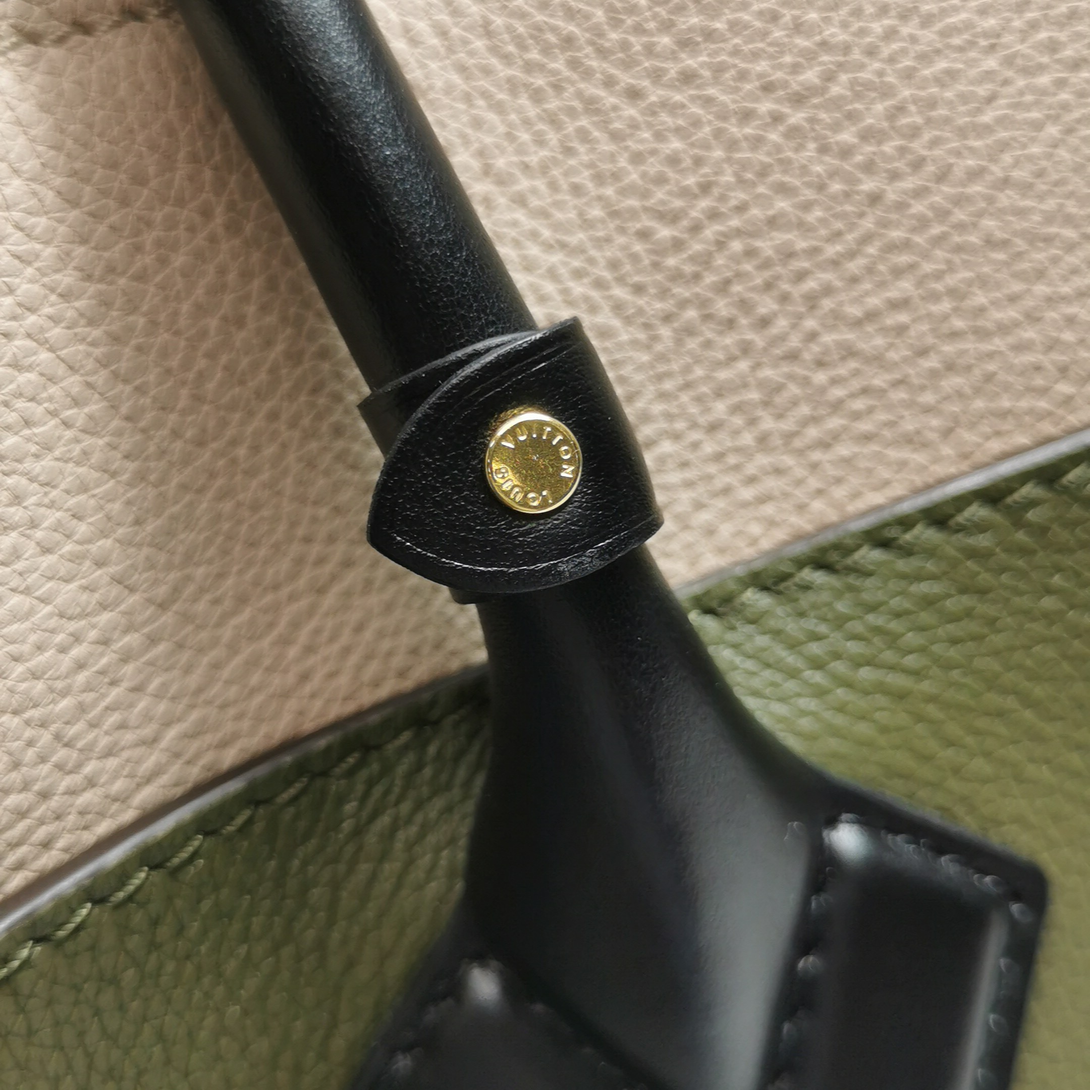 Louis Vuitton(LV) On My Side Tote Leather with Monogram Canvas MM — photo 18 of 21