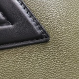 Louis Vuitton(LV) On My Side Tote Leather with Monogram Canvas MM — thumbnail 19