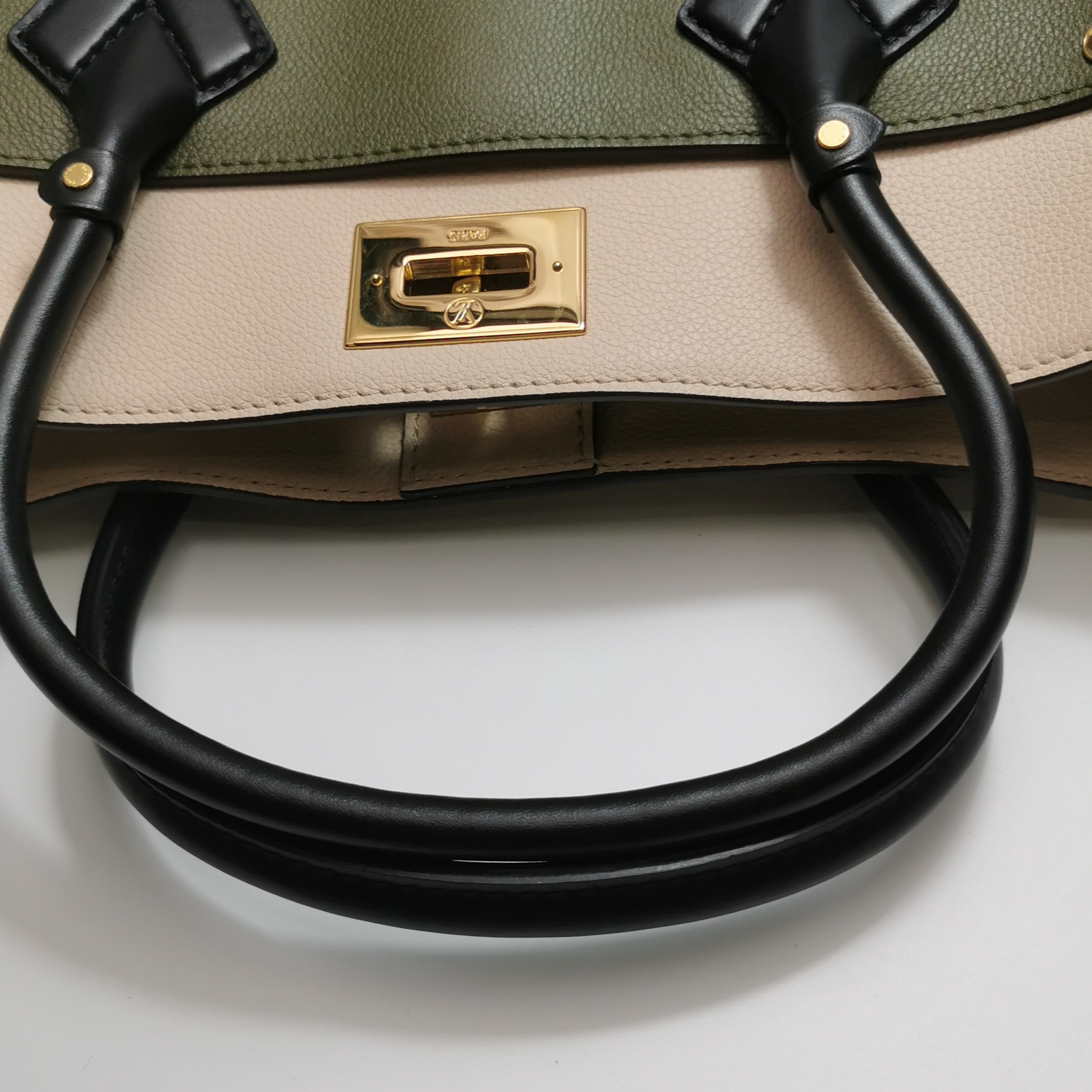 Louis Vuitton(LV) On My Side Tote Leather with Monogram Canvas MM — photo 15 of 21