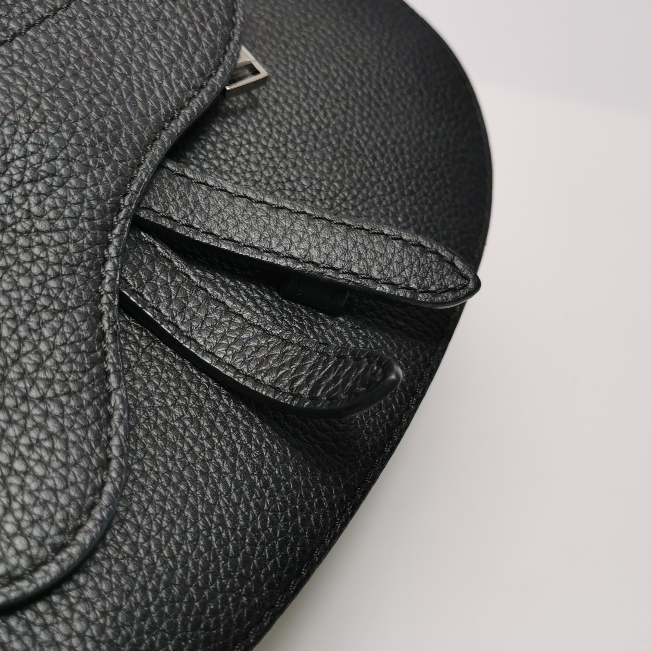 Christian Dior Gallop Sling Bag Leather — photo 13 of 20