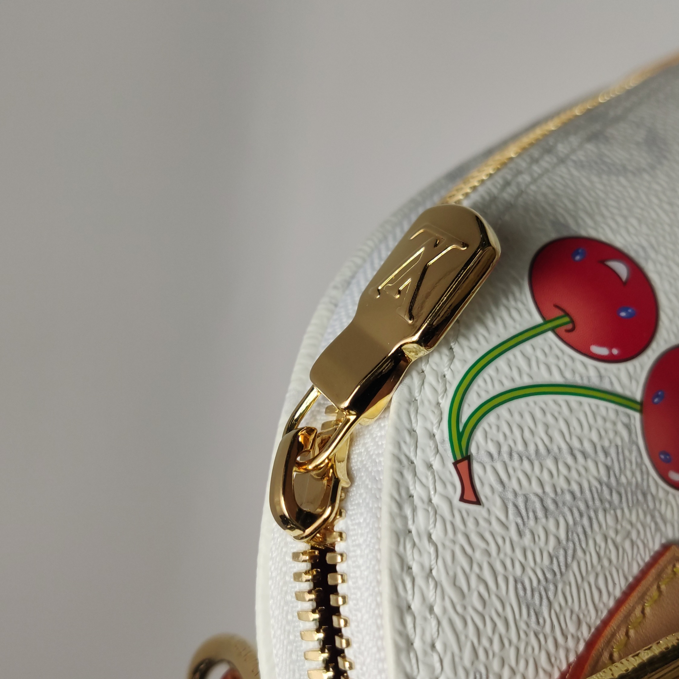 Louis Vuitton(LV) Alma Handbag Limited Edition Monogram Vernis BB — photo 11 of 18