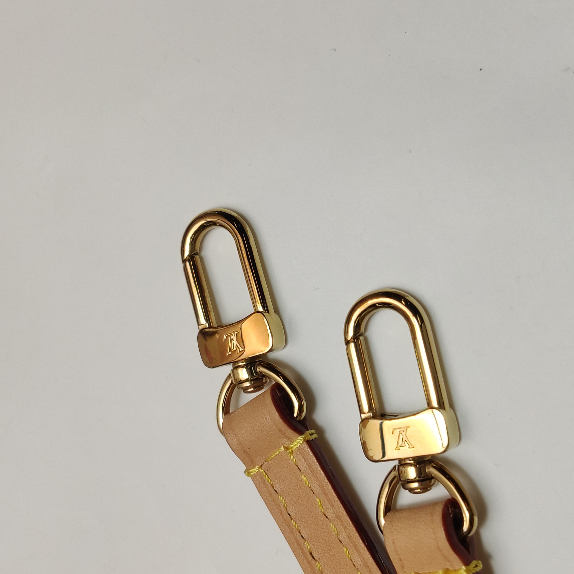 Louis Vuitton(LV) Alma Handbag Limited Edition Monogram Vernis BB — photo 10 of 18