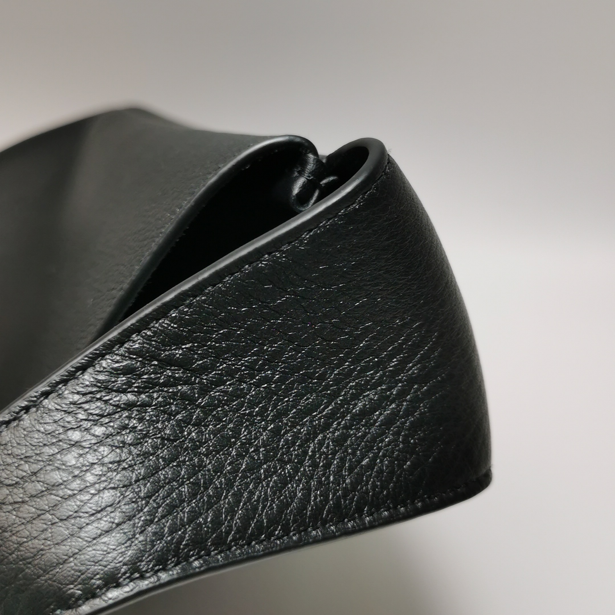 Saint Laurent Le 5 a 7 Supple Hobo Leather Small — photo 9 of 11