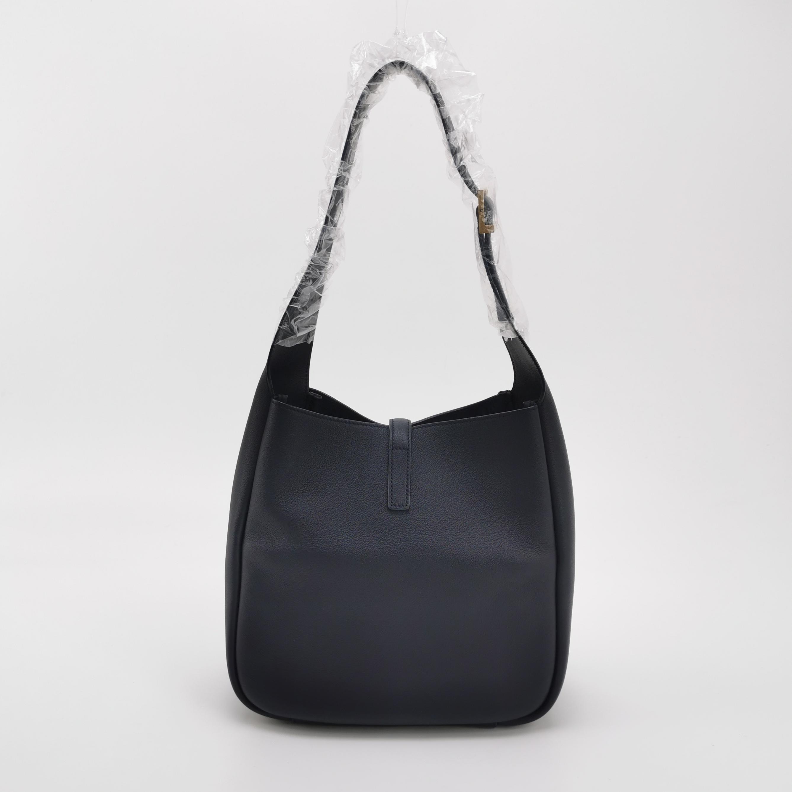 Saint Laurent Le 5 a 7 Supple Hobo Leather Small — photo 5 of 15