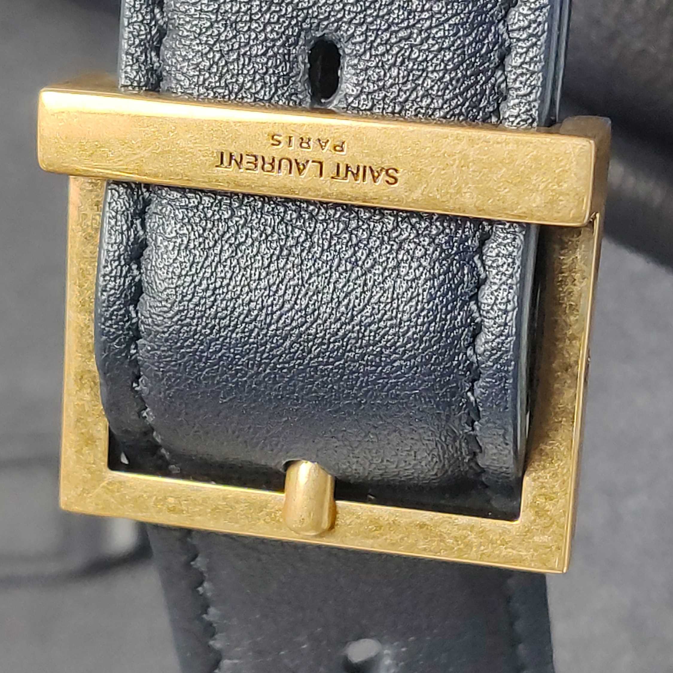 Saint Laurent Le 5 a 7 Supple Hobo Leather Small — photo 12 of 15