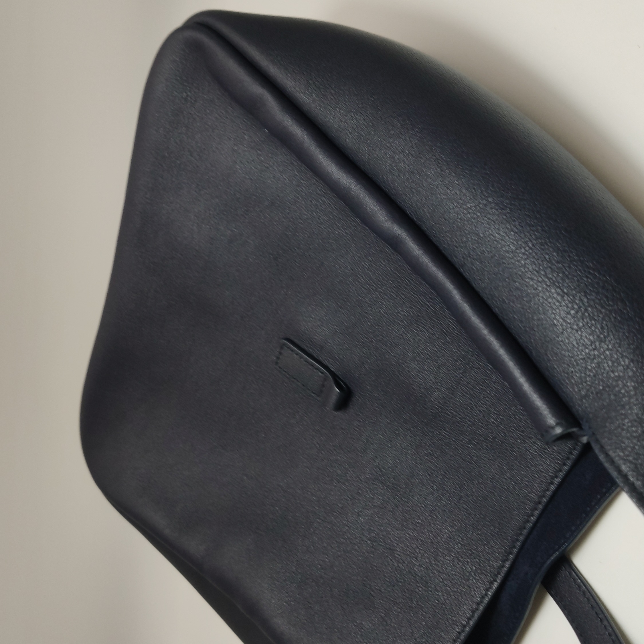 Saint Laurent Le 5 a 7 Supple Hobo Leather Small — photo 15 of 15