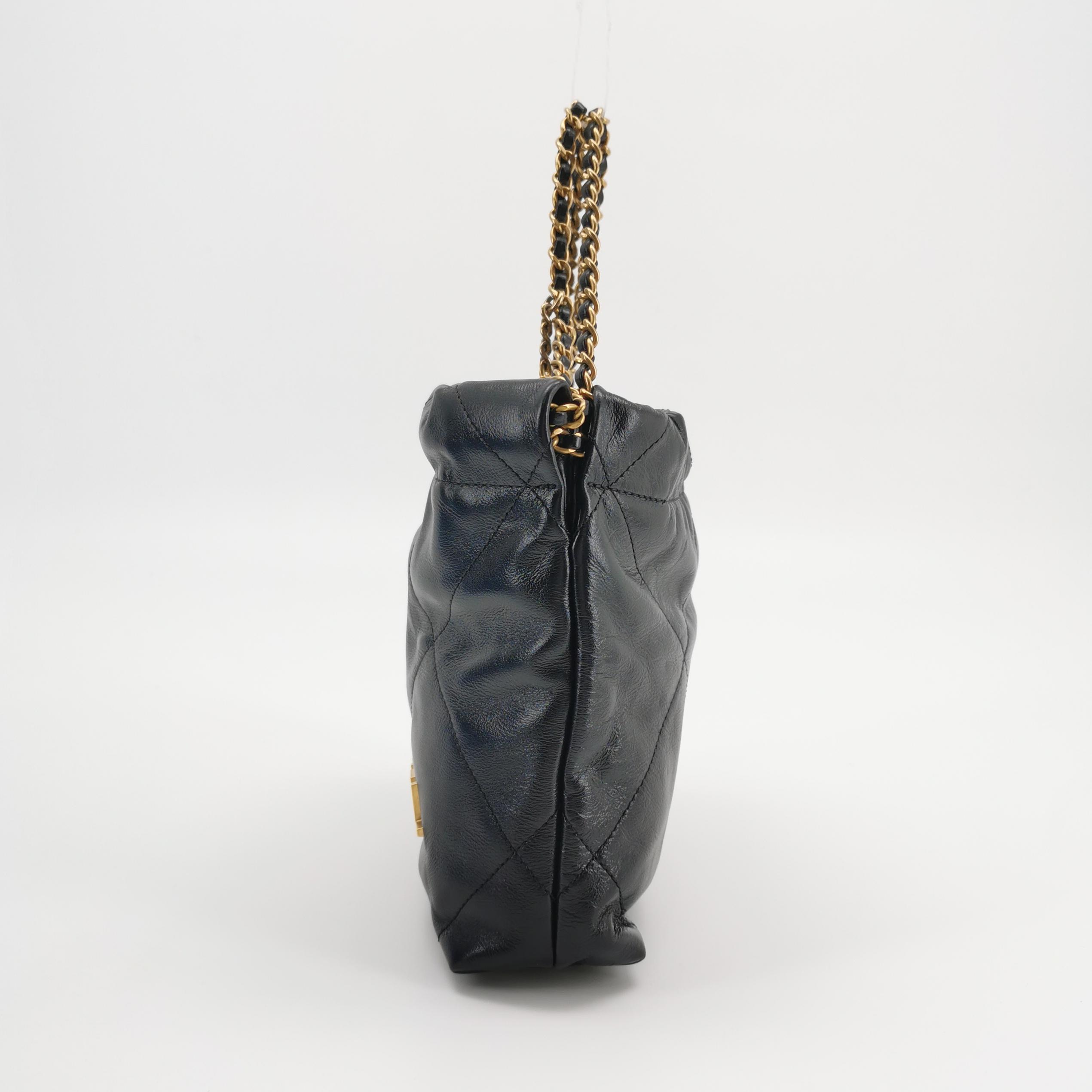 Chanel 22 Chain Hobo Quilted Calfskin Mini — photo 4 of 18