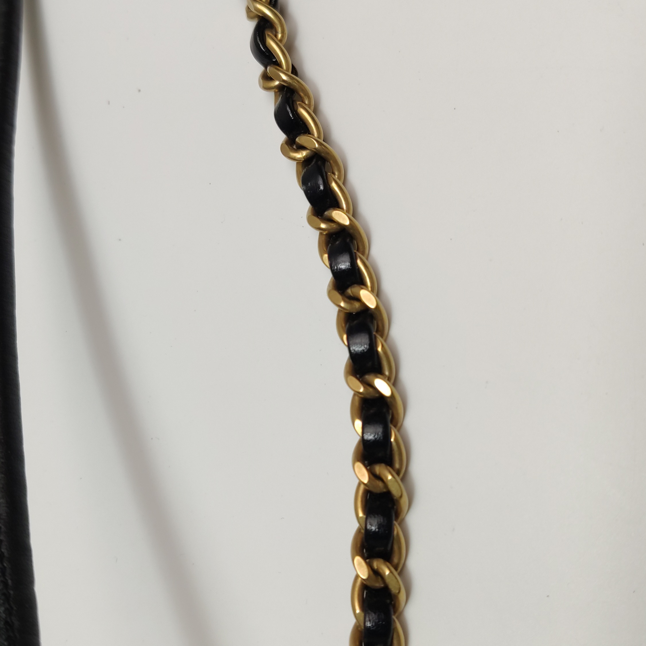 Chanel 22 Chain Hobo Quilted Calfskin Mini — photo 17 of 18
