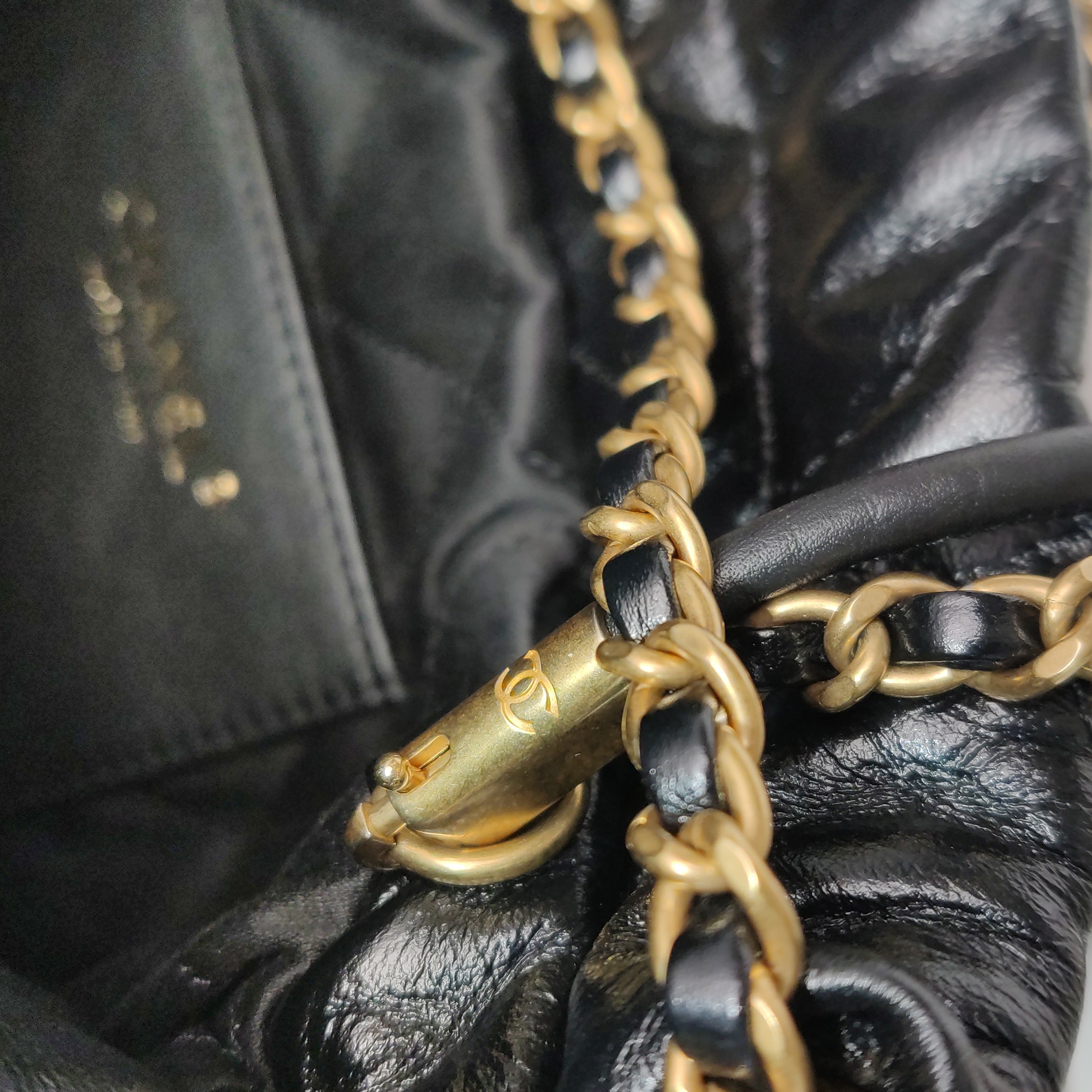 Chanel 22 Chain Hobo Quilted Calfskin Mini — photo 12 of 18
