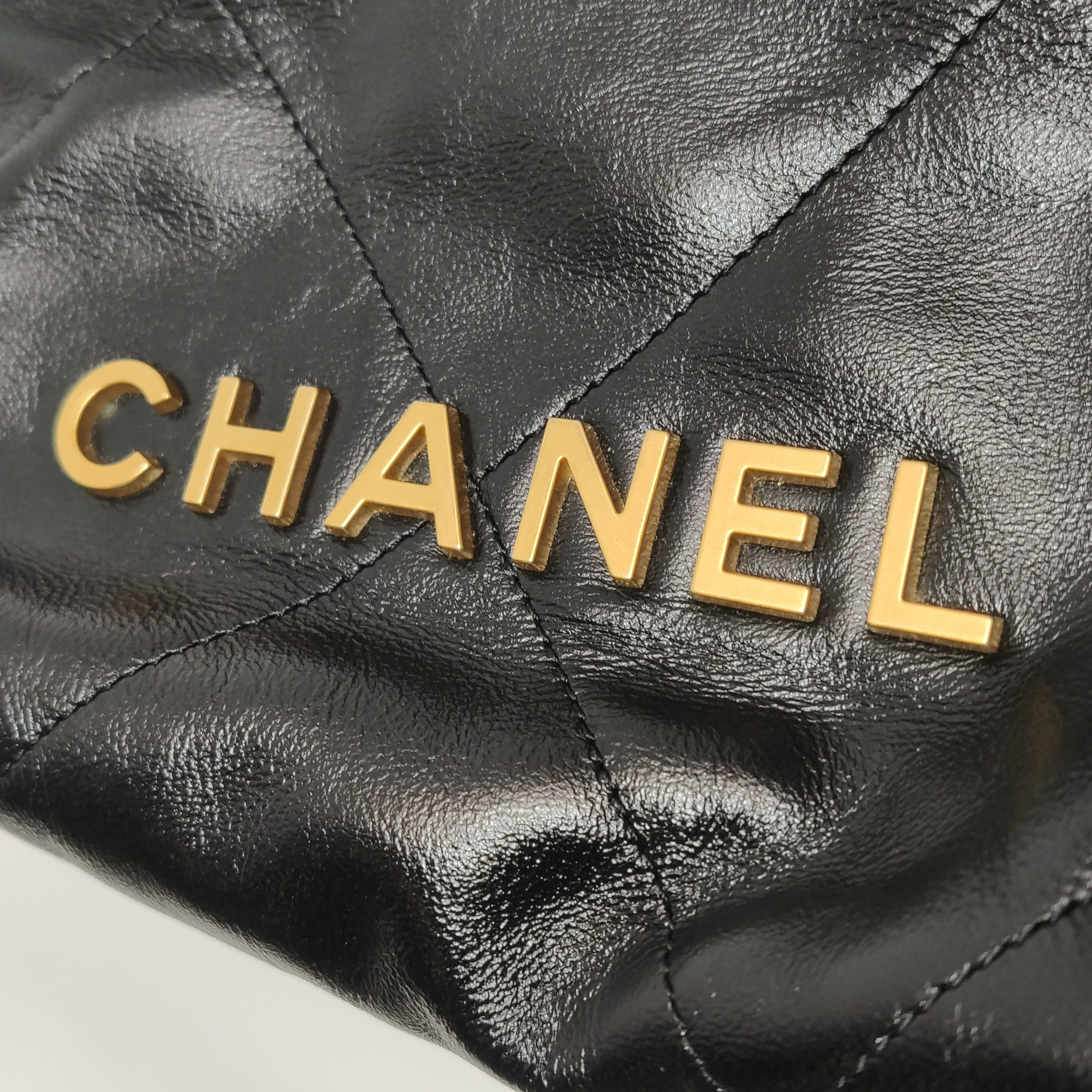 Chanel 22 Chain Hobo Quilted Calfskin Mini — photo 10 of 18