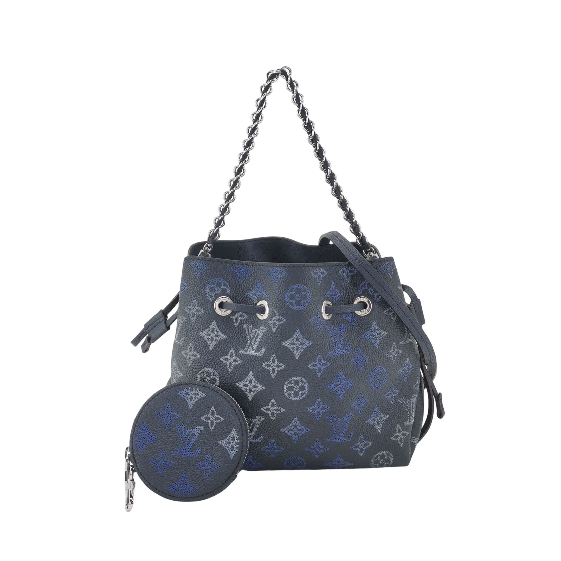Louis Vuitton(LV) Bella Bucket Bag Flight Mode Mahina Leather — photo 1 of 23