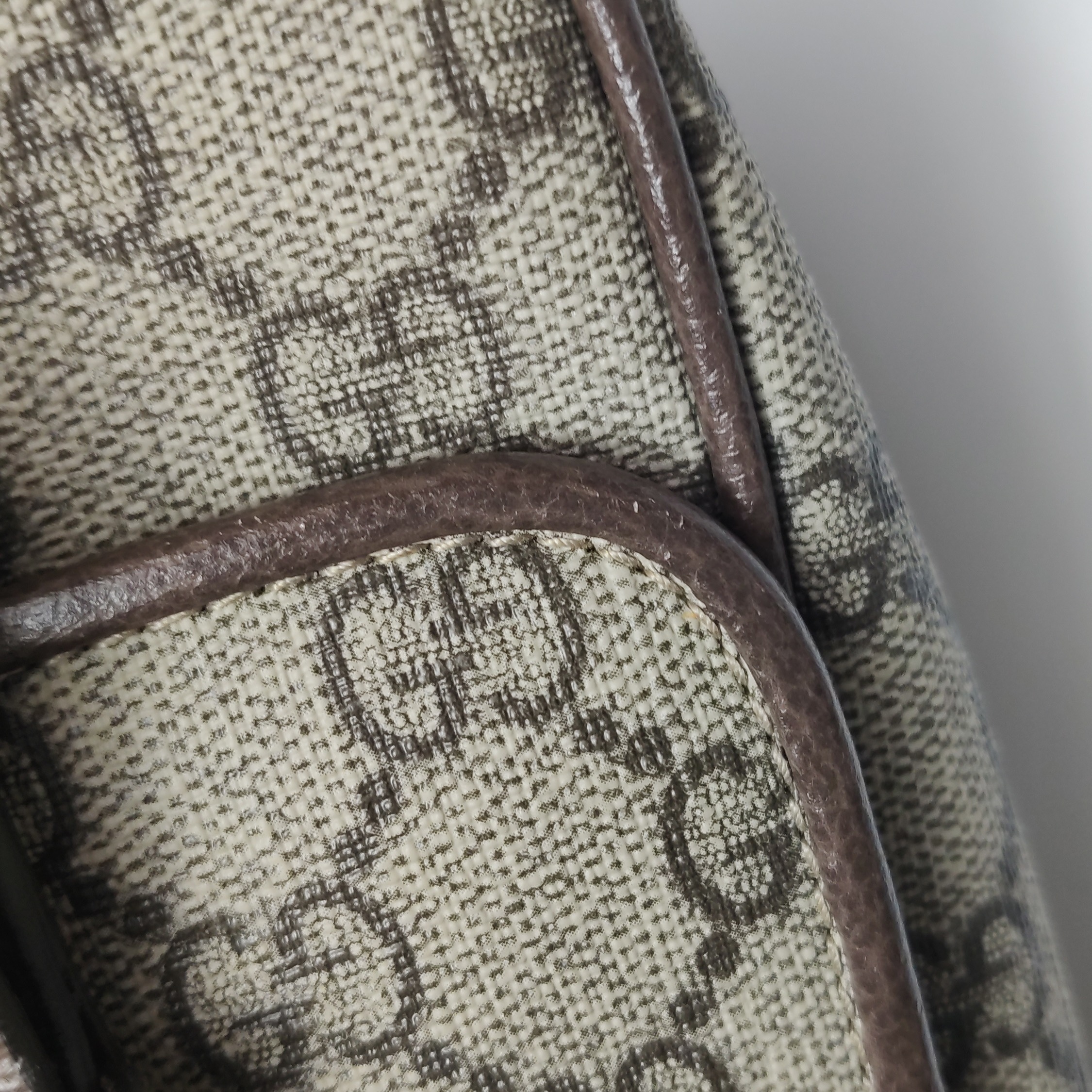 Gucci GG Messenger Bag GG Coated Canvas Medium — photo 16 of 16