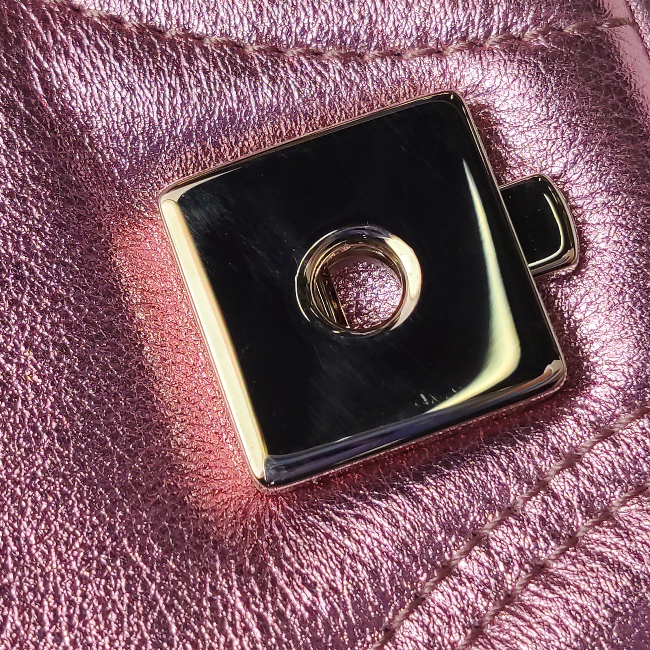 Gucci GG Marmont Flap Bag Matelasse Leather Small — photo 10 of 14