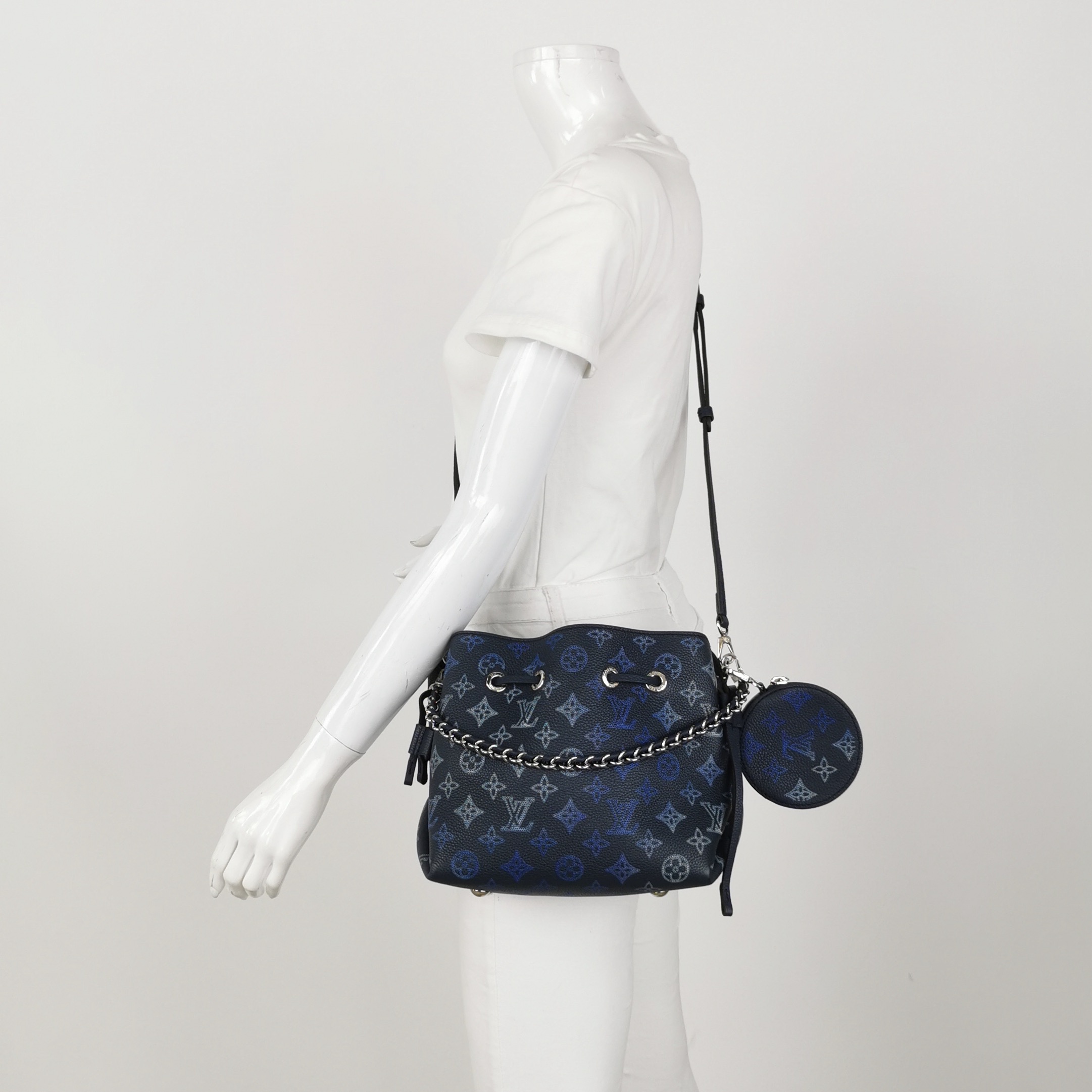 Louis Vuitton(LV) Bella Bucket Bag Flight Mode Mahina Leather — alternate view