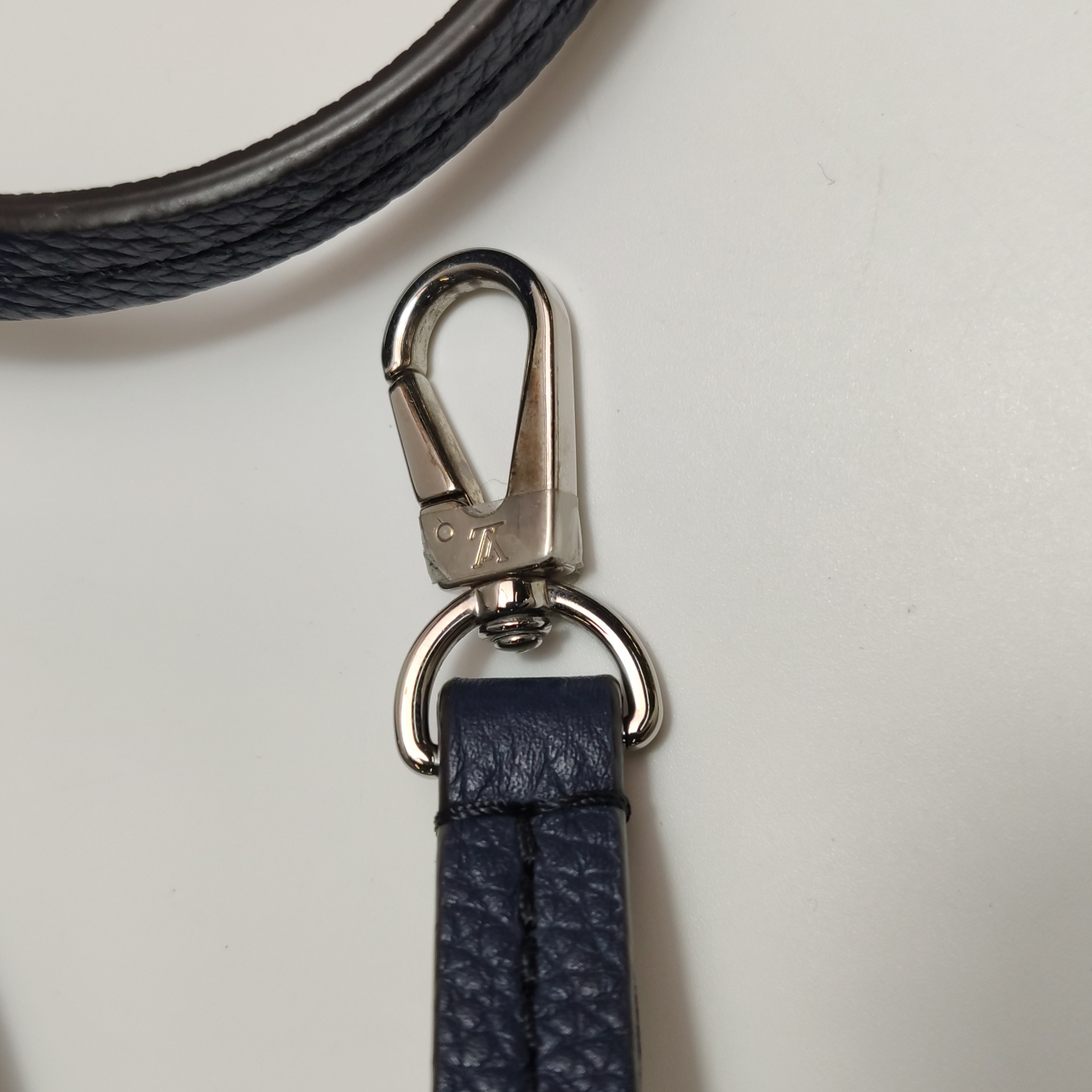 Louis Vuitton(LV) Bella Bucket Bag Flight Mode Mahina Leather — photo 11 of 23