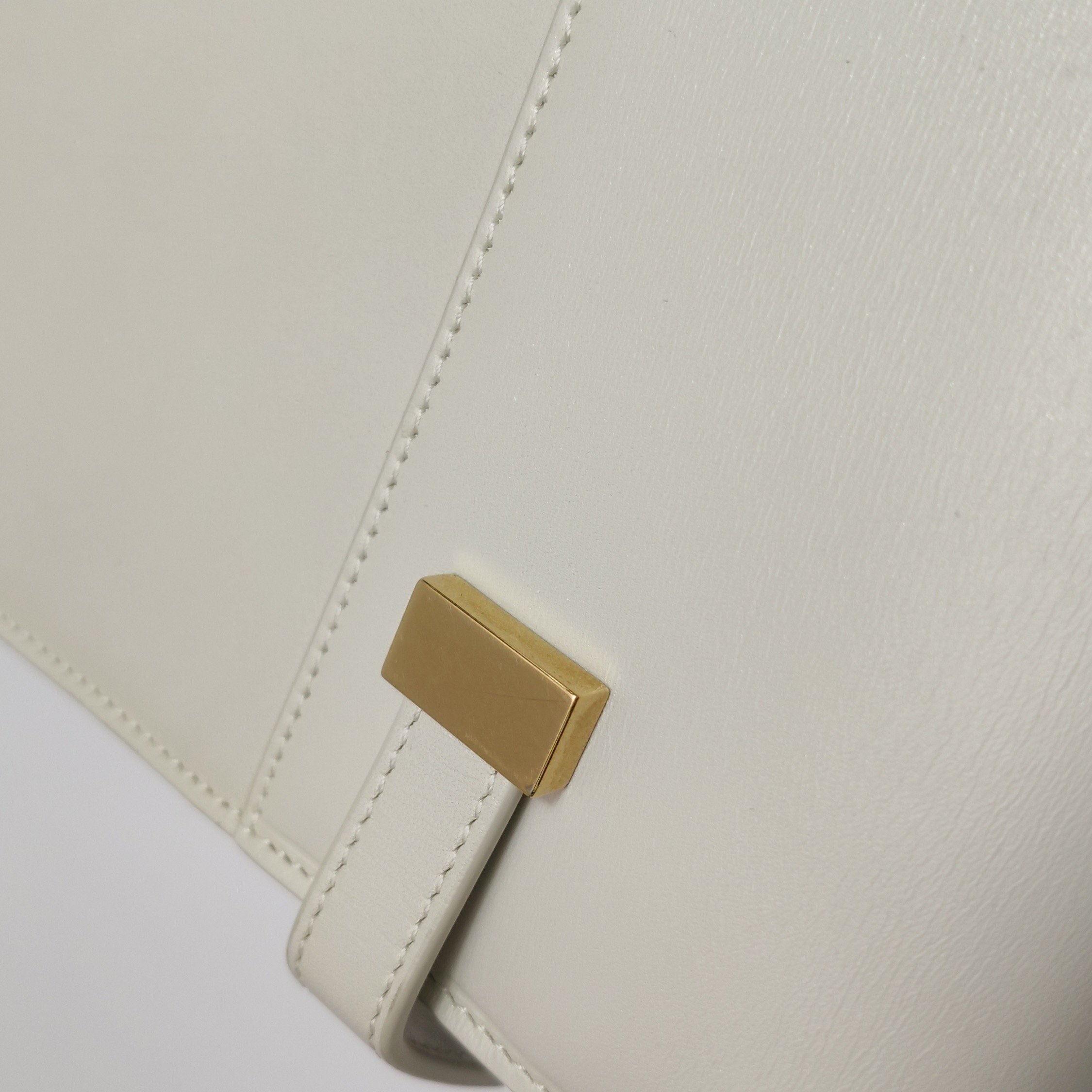 Saint Laurent Manhattan Shoulder Bag Leather Medium — photo 11 of 15