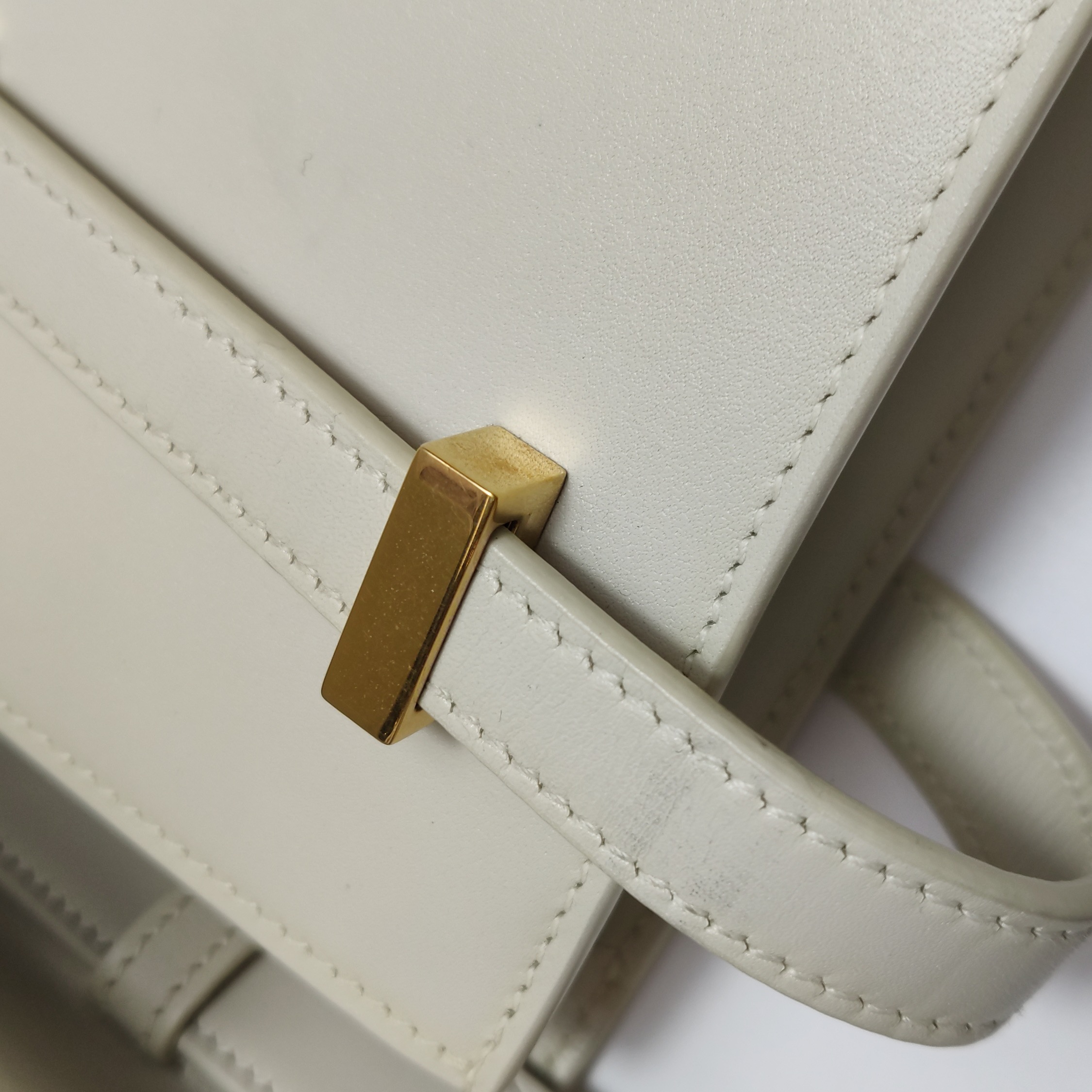Saint Laurent Manhattan Shoulder Bag Leather Medium — photo 10 of 14