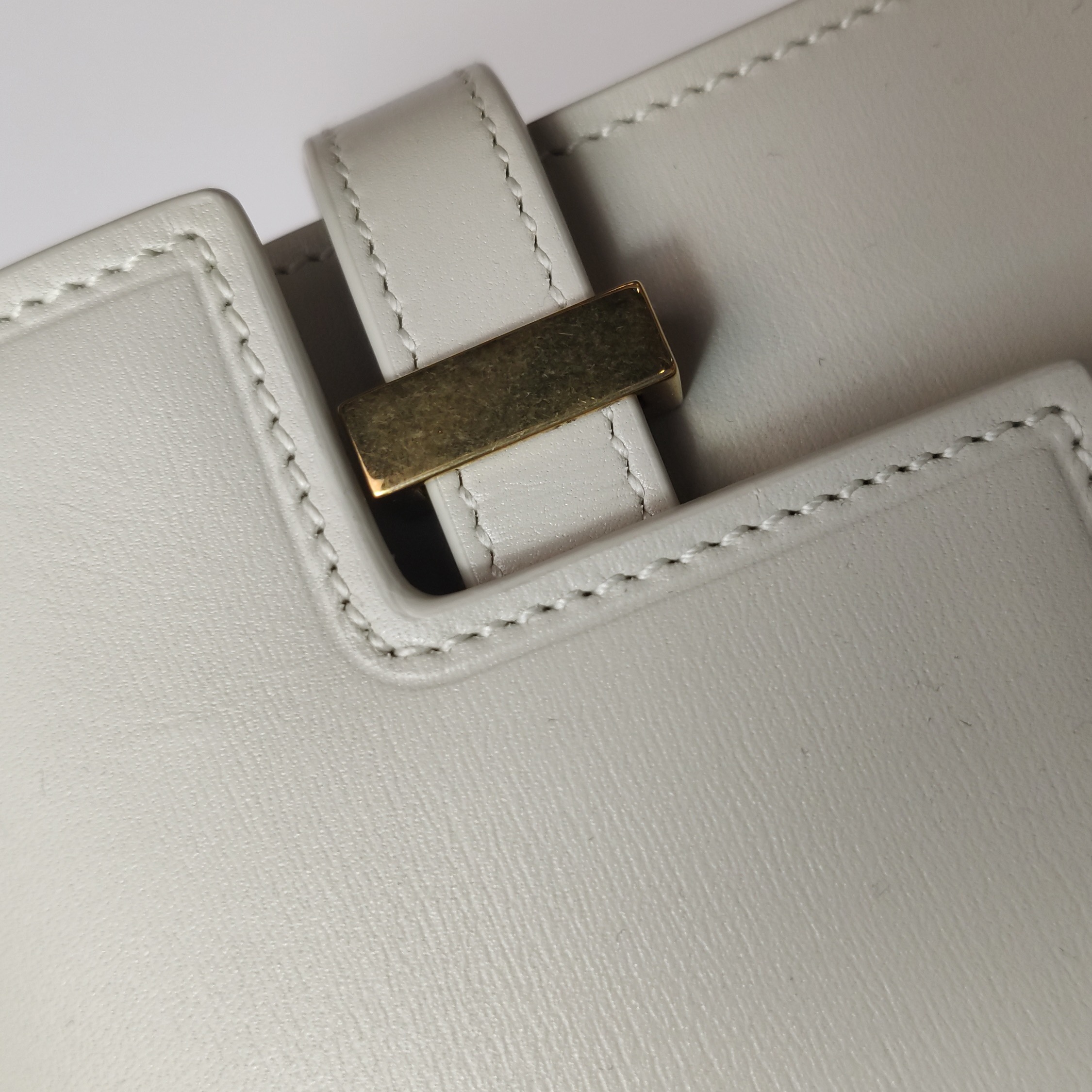 Saint Laurent Manhattan Shoulder Bag Leather Medium — photo 10 of 12
