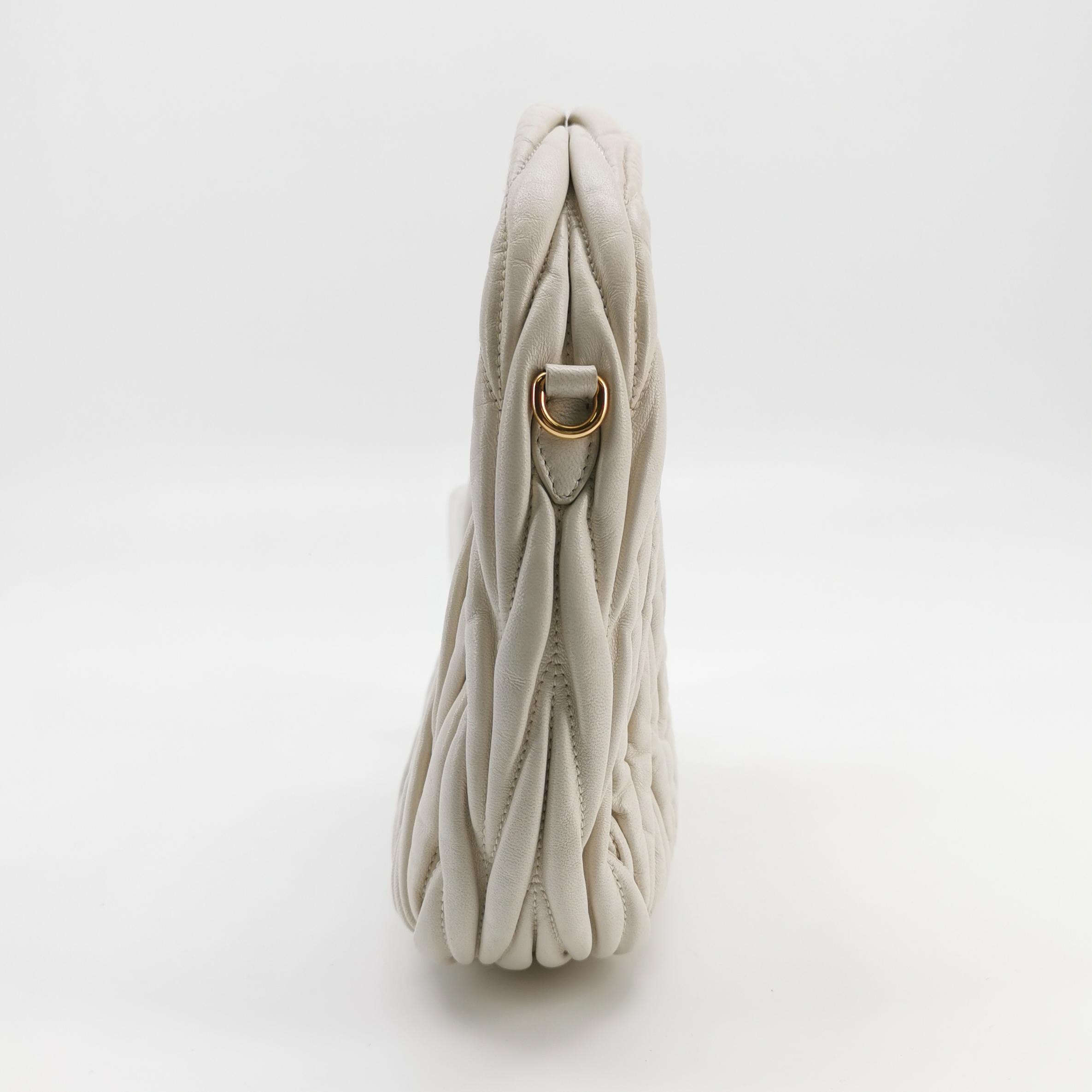 Miu Miu Wander Hobo Matelasse Leather Small — photo 4 of 19