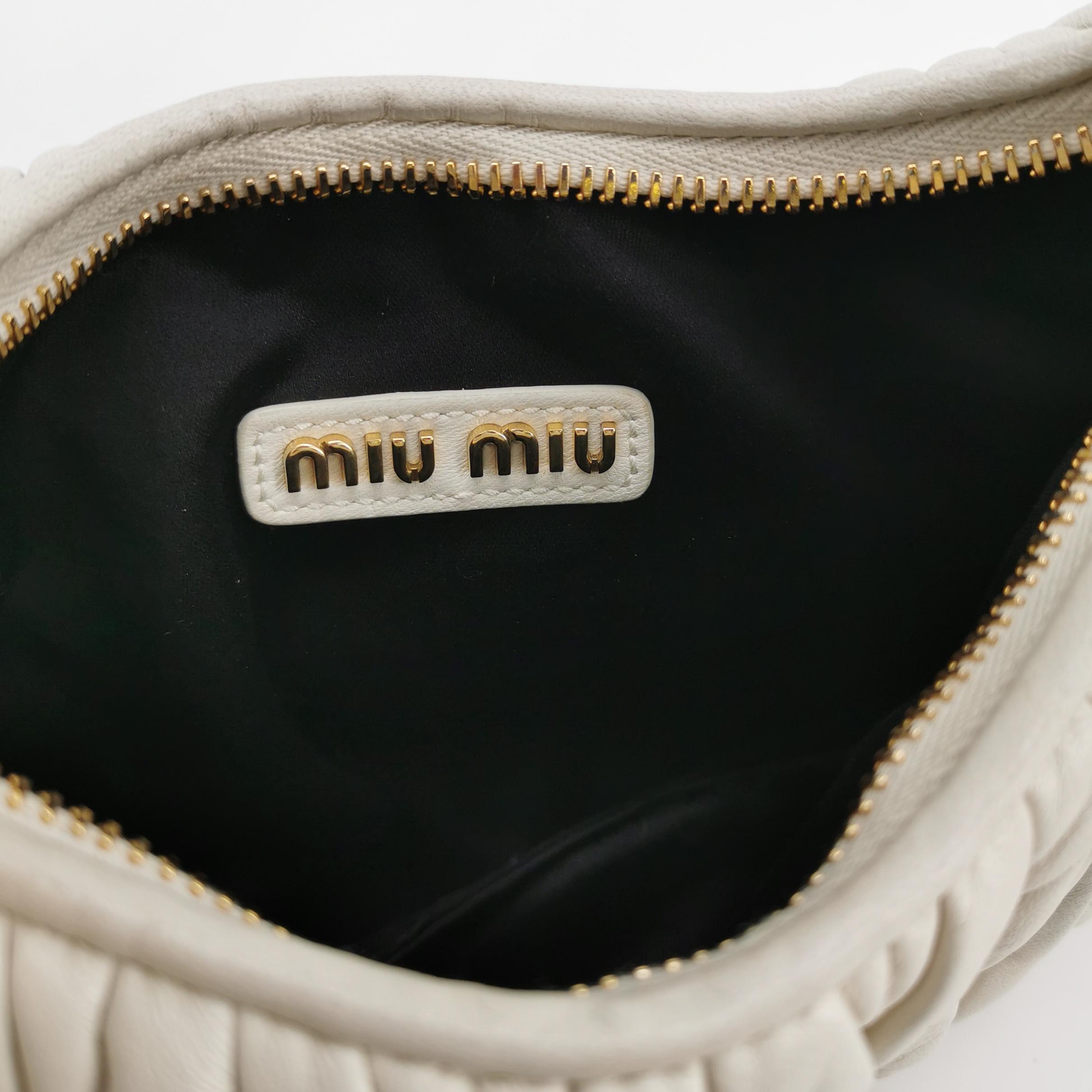 Miu Miu Wander Hobo Matelasse Leather Small — photo 8 of 19