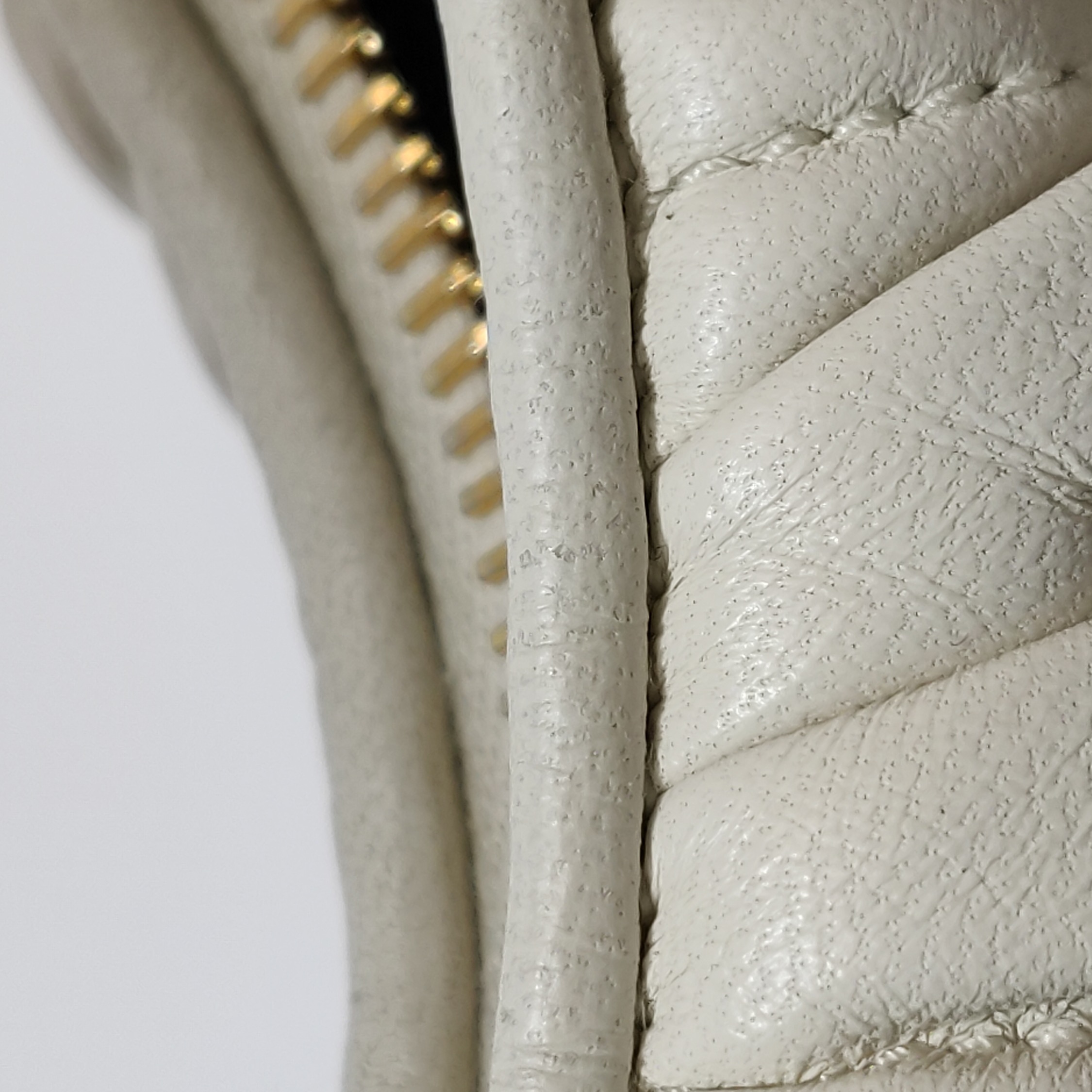 Miu Miu Wander Hobo Matelasse Leather Small — photo 13 of 19