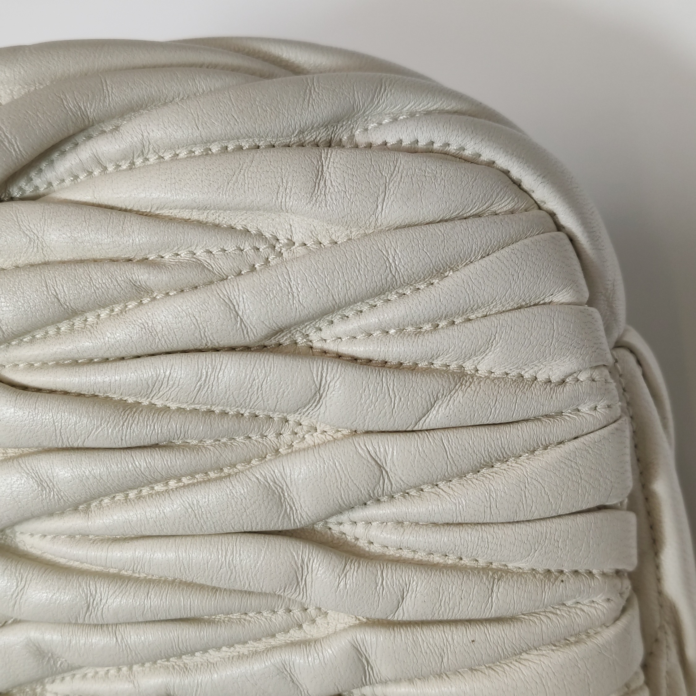 Miu Miu Wander Hobo Matelasse Leather Small — photo 18 of 19