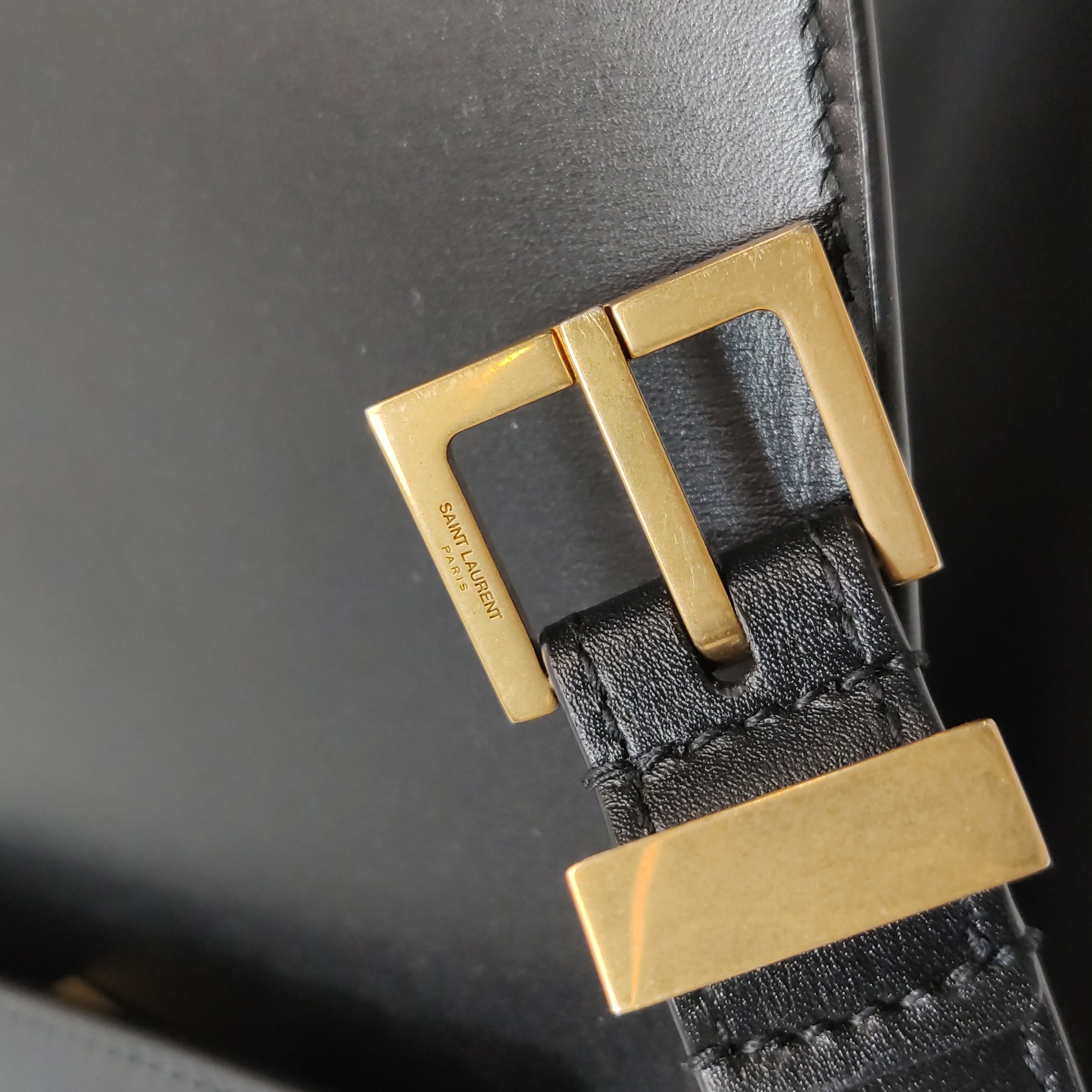 Saint Laurent Manhattan Shoulder Bag Leather Medium — photo 10 of 13