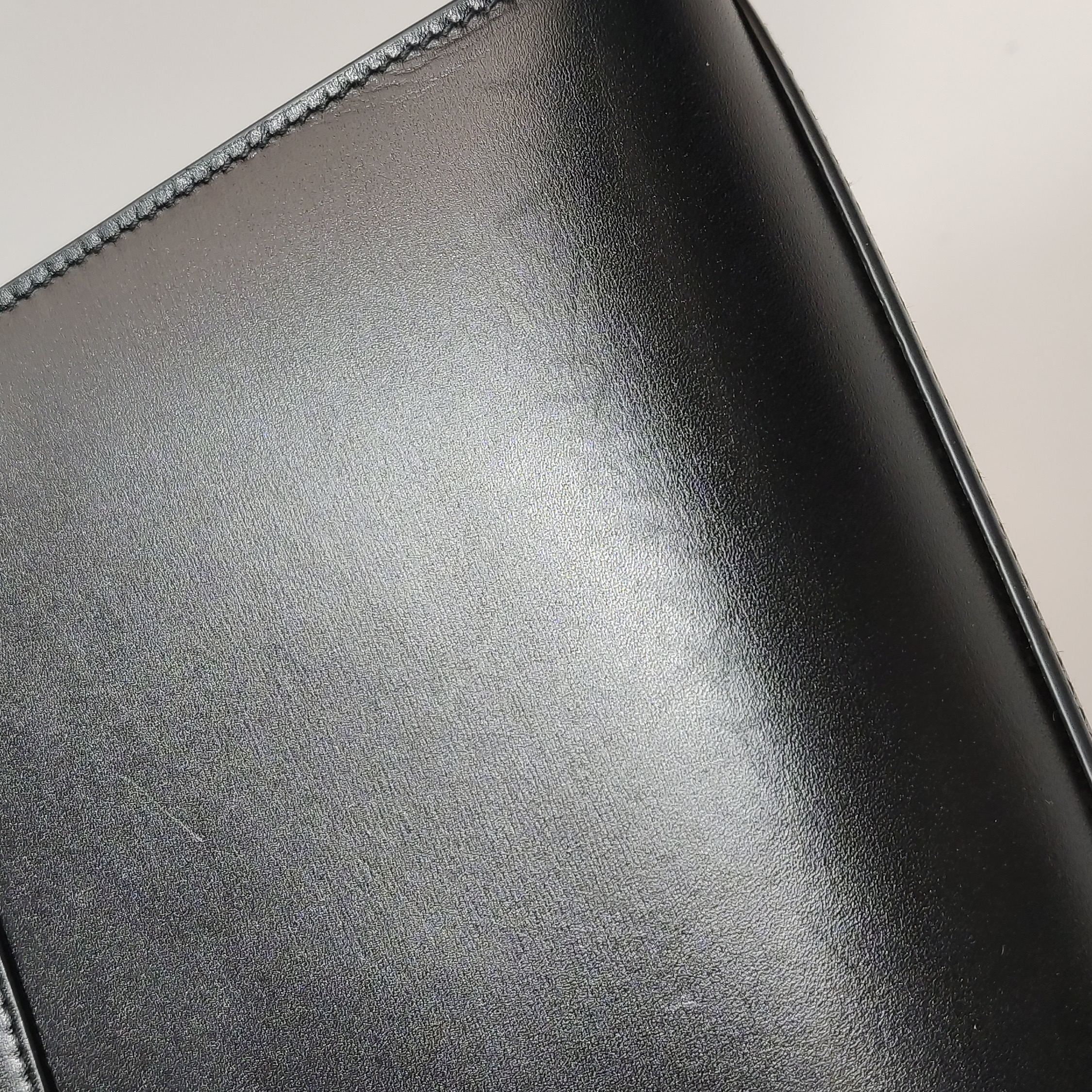 Saint Laurent Manhattan Shoulder Bag Leather Medium — photo 12 of 13