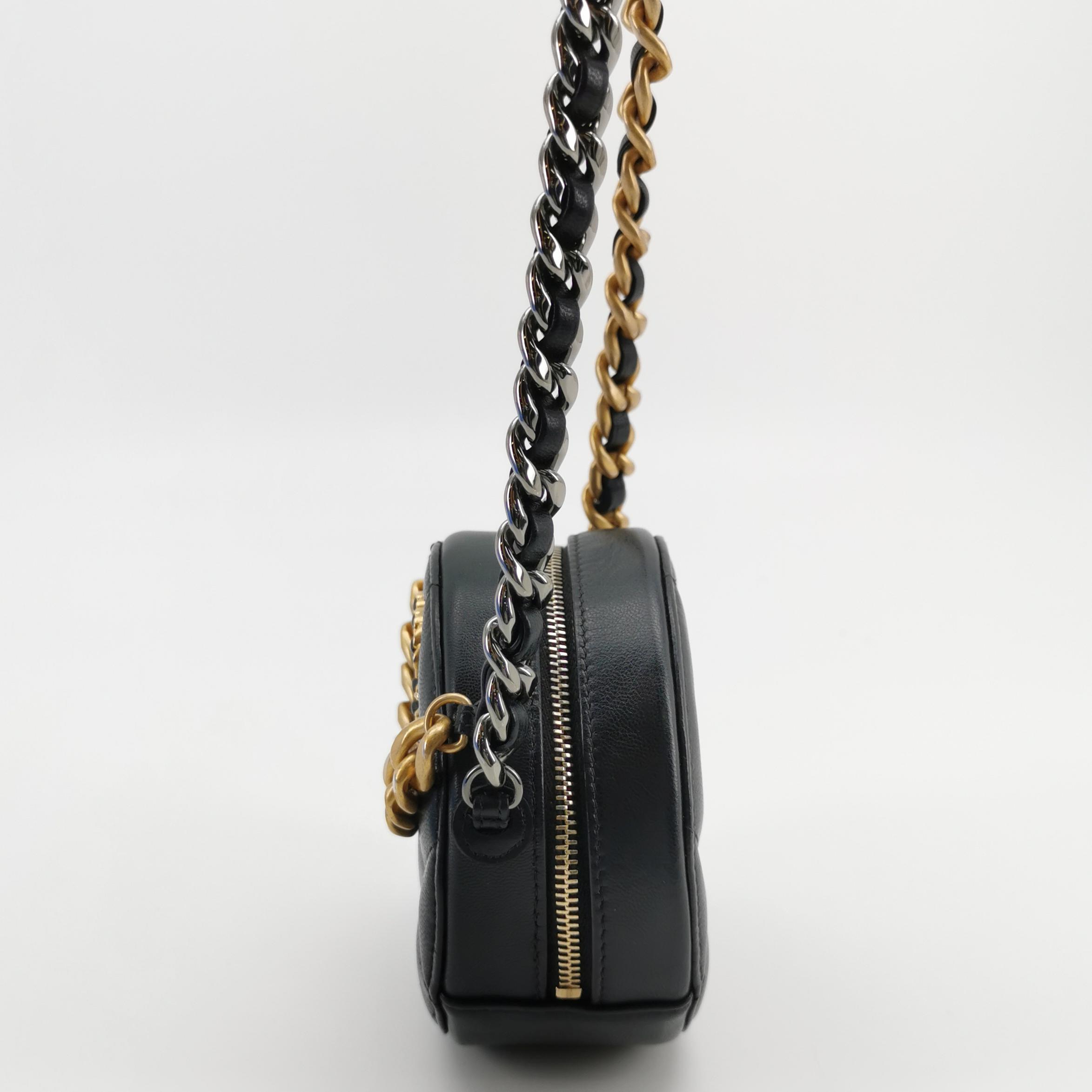 Chanel 19 Round Clutch with Chain Quilted Leather — photo 4 of 19