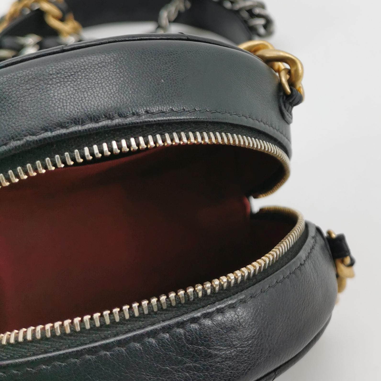 Chanel 19 Round Clutch with Chain Quilted Leather — photo 6 of 19