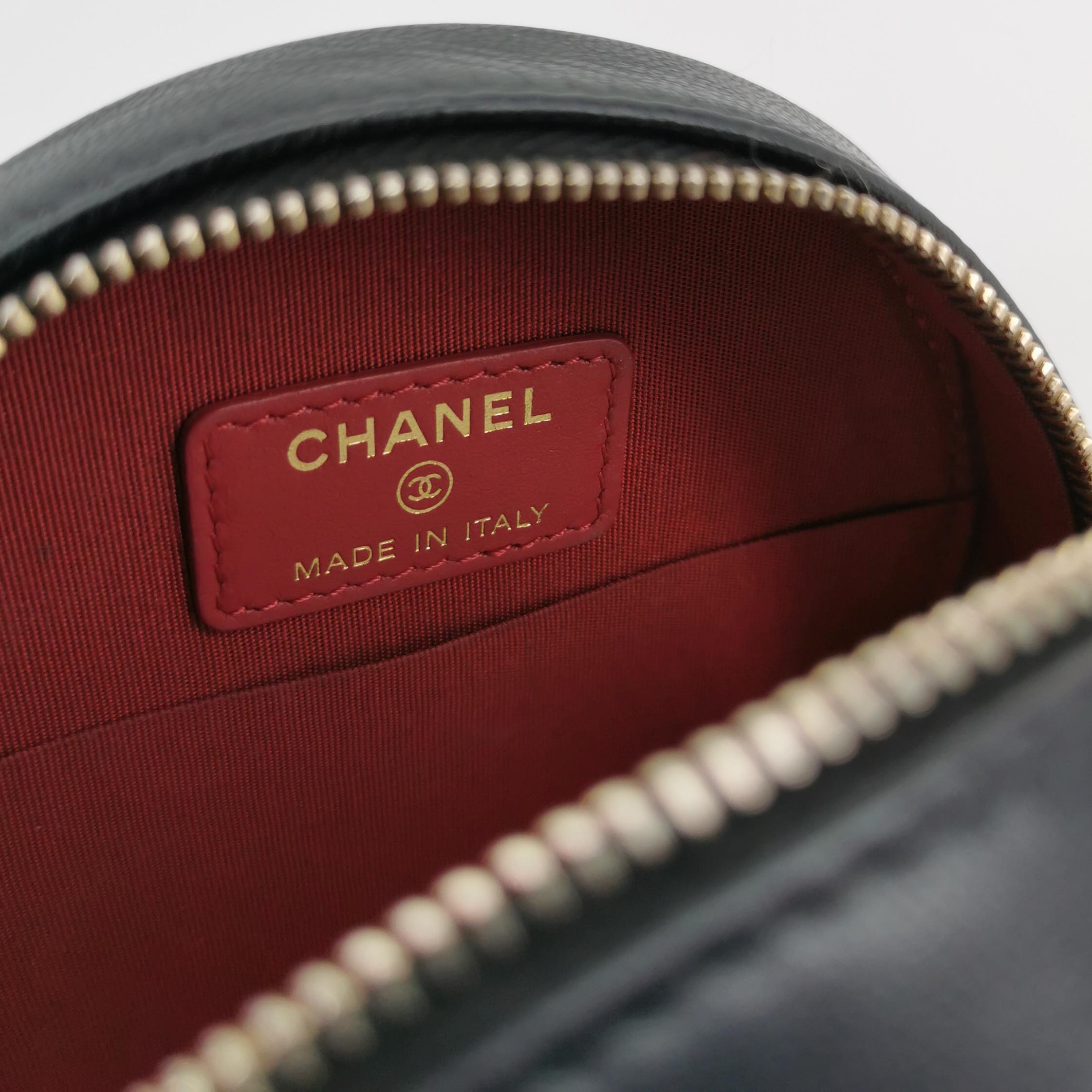 Chanel 19 Round Clutch with Chain Quilted Leather — photo 7 of 19
