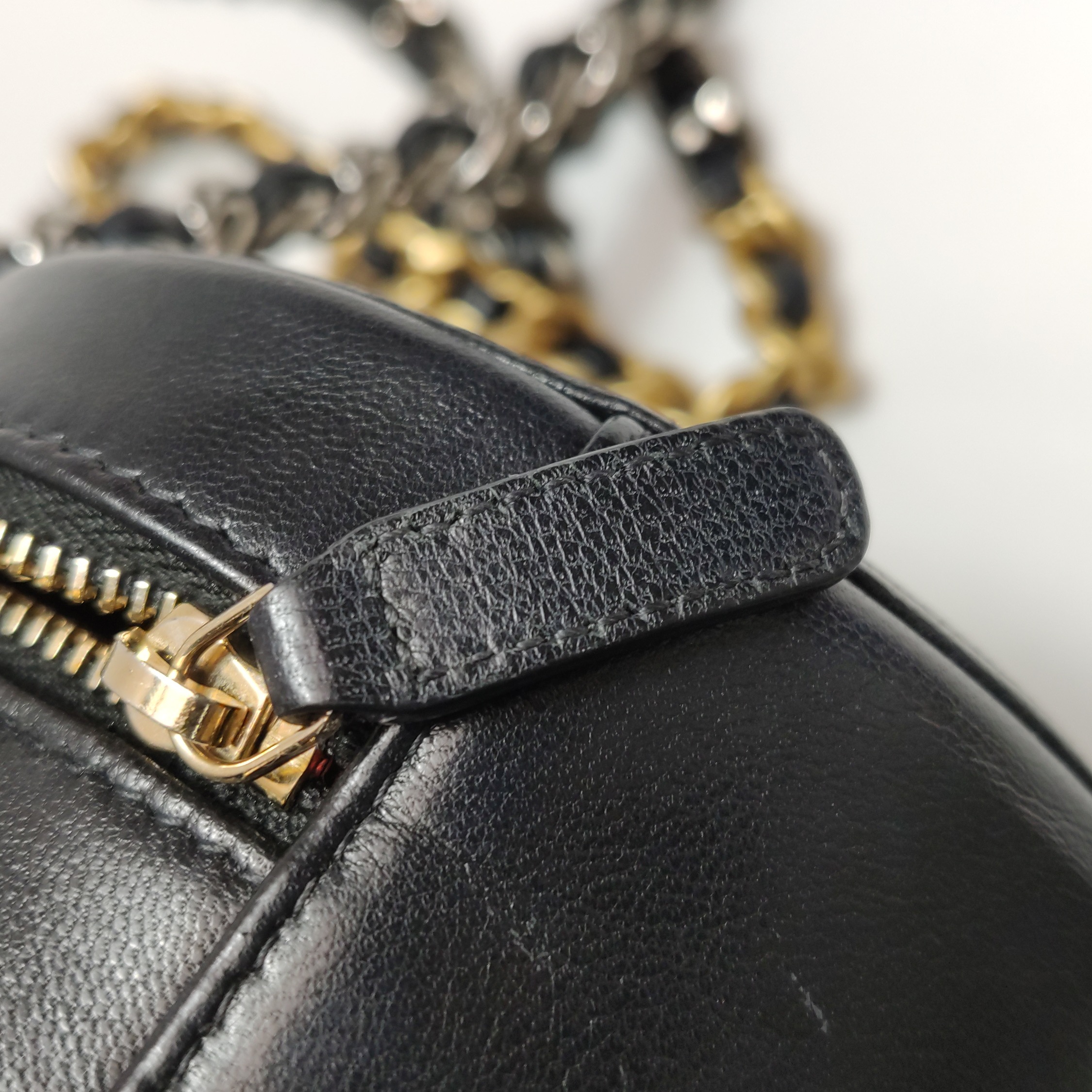 Chanel 19 Round Clutch with Chain Quilted Leather — photo 19 of 19