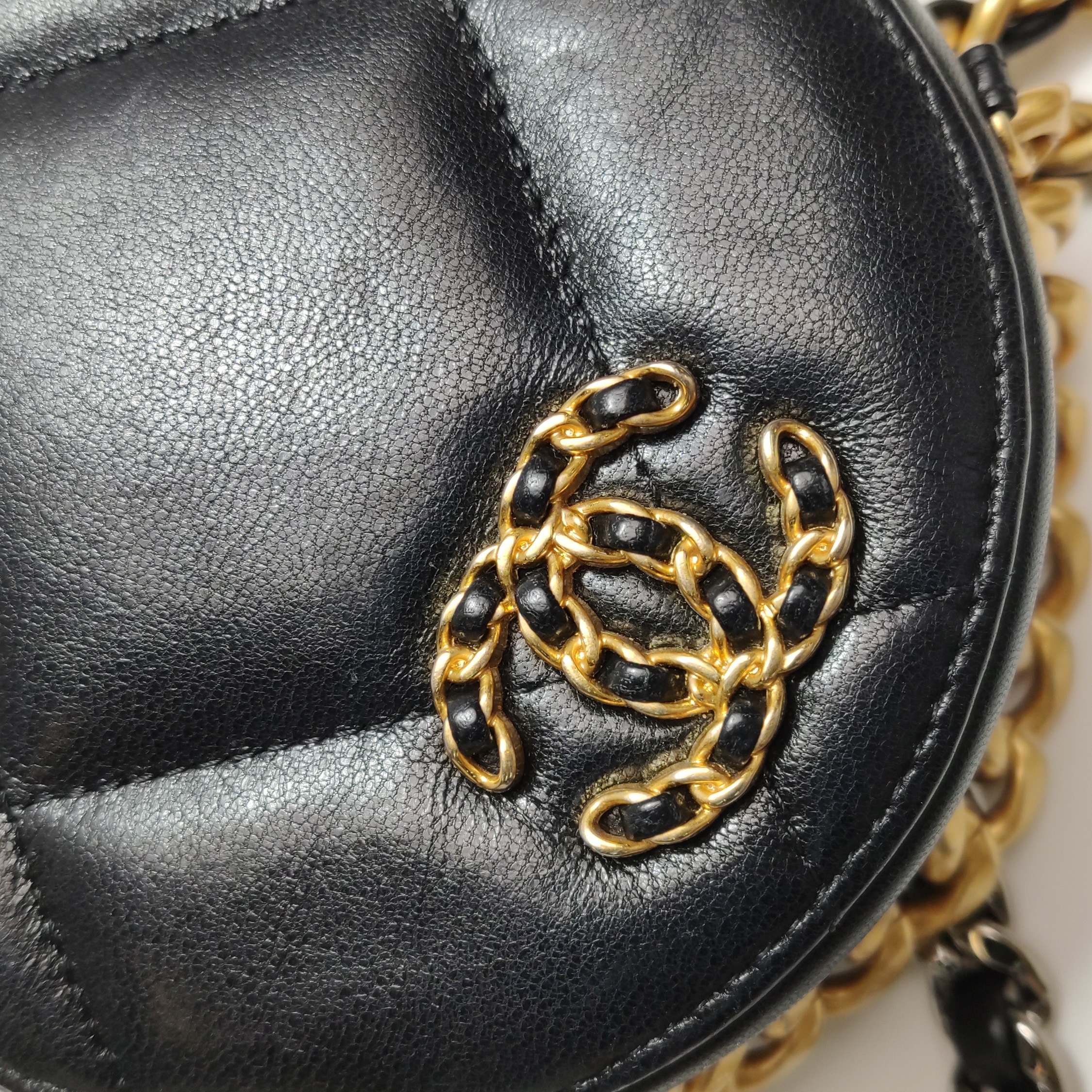 Chanel 19 Round Clutch with Chain Quilted Leather — photo 11 of 19