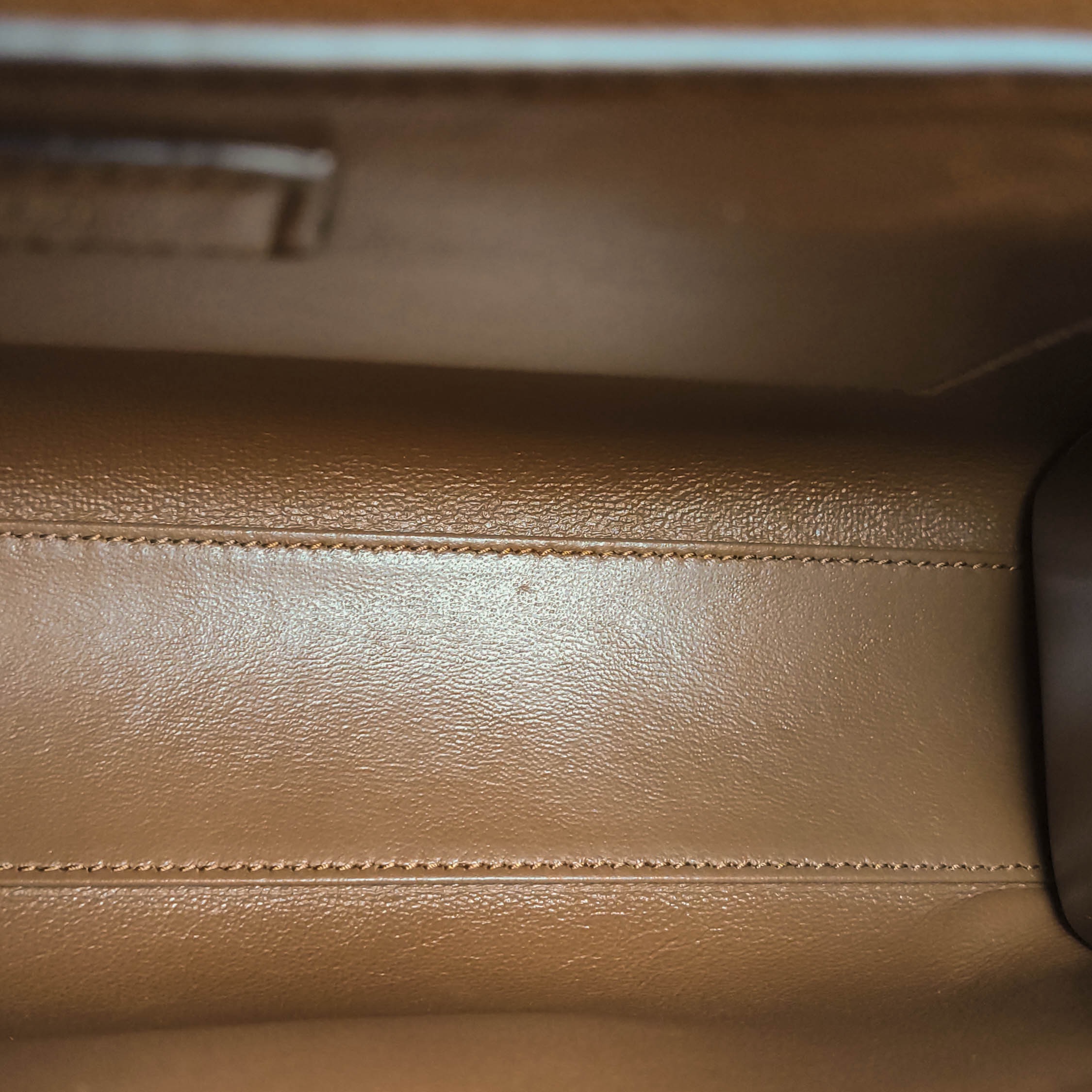 Saint Laurent Manhattan Shoulder Bag Leather Medium — photo 9 of 14