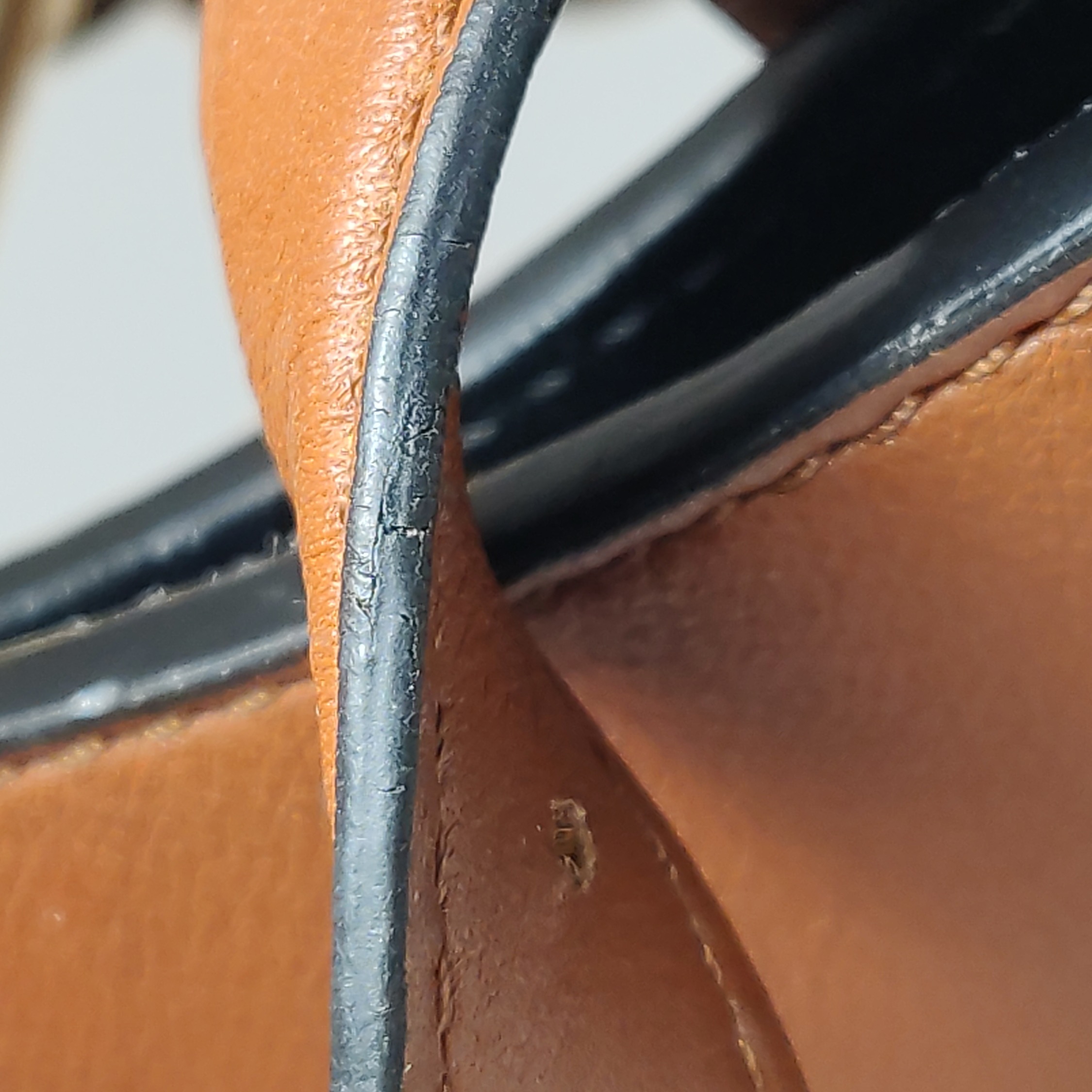 Loewe Joyce Shoulder Bag Calfskin Sheepskin Gold Plated Brass — photo 17 of 28