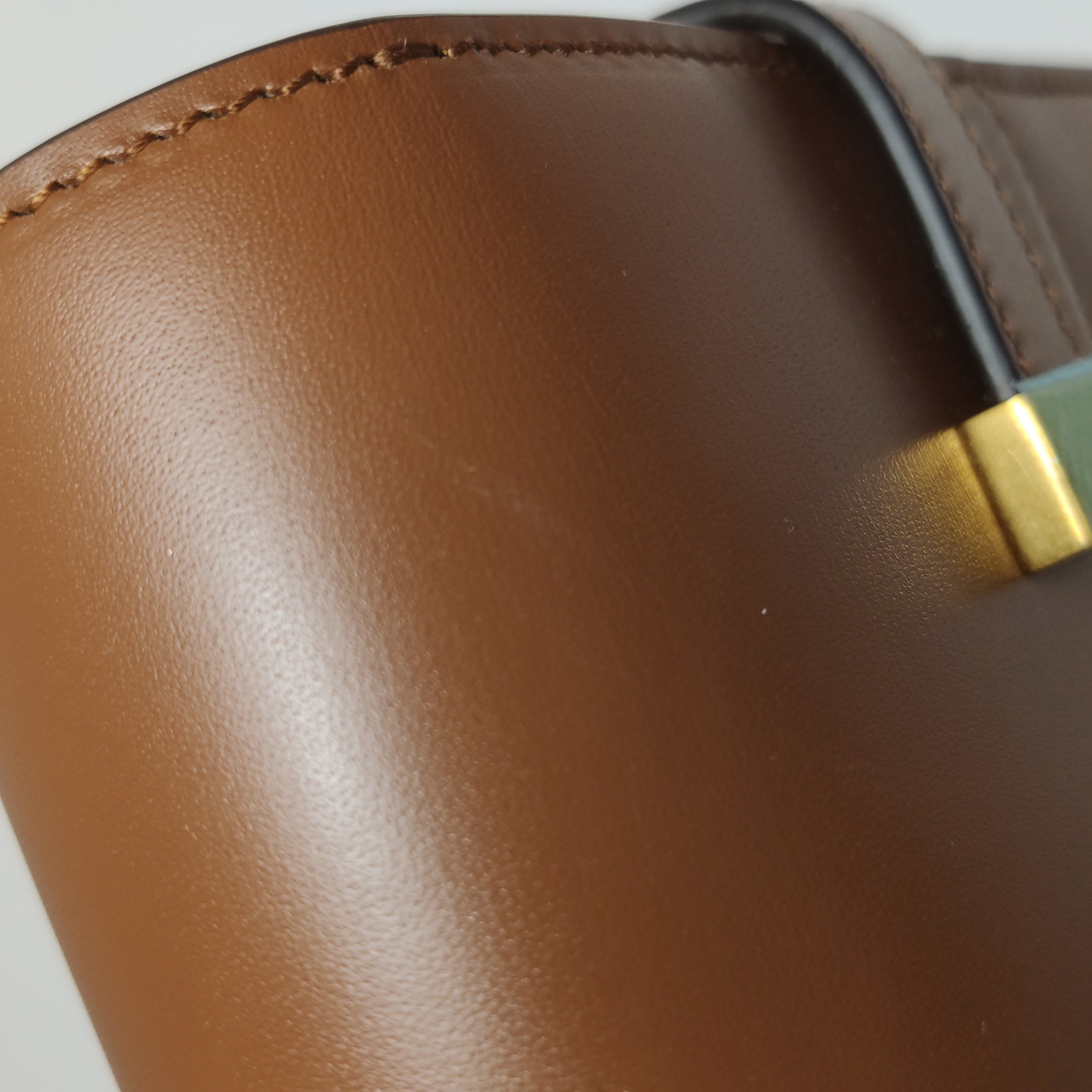 Saint Laurent Manhattan Shoulder Bag Leather Medium — photo 9 of 14