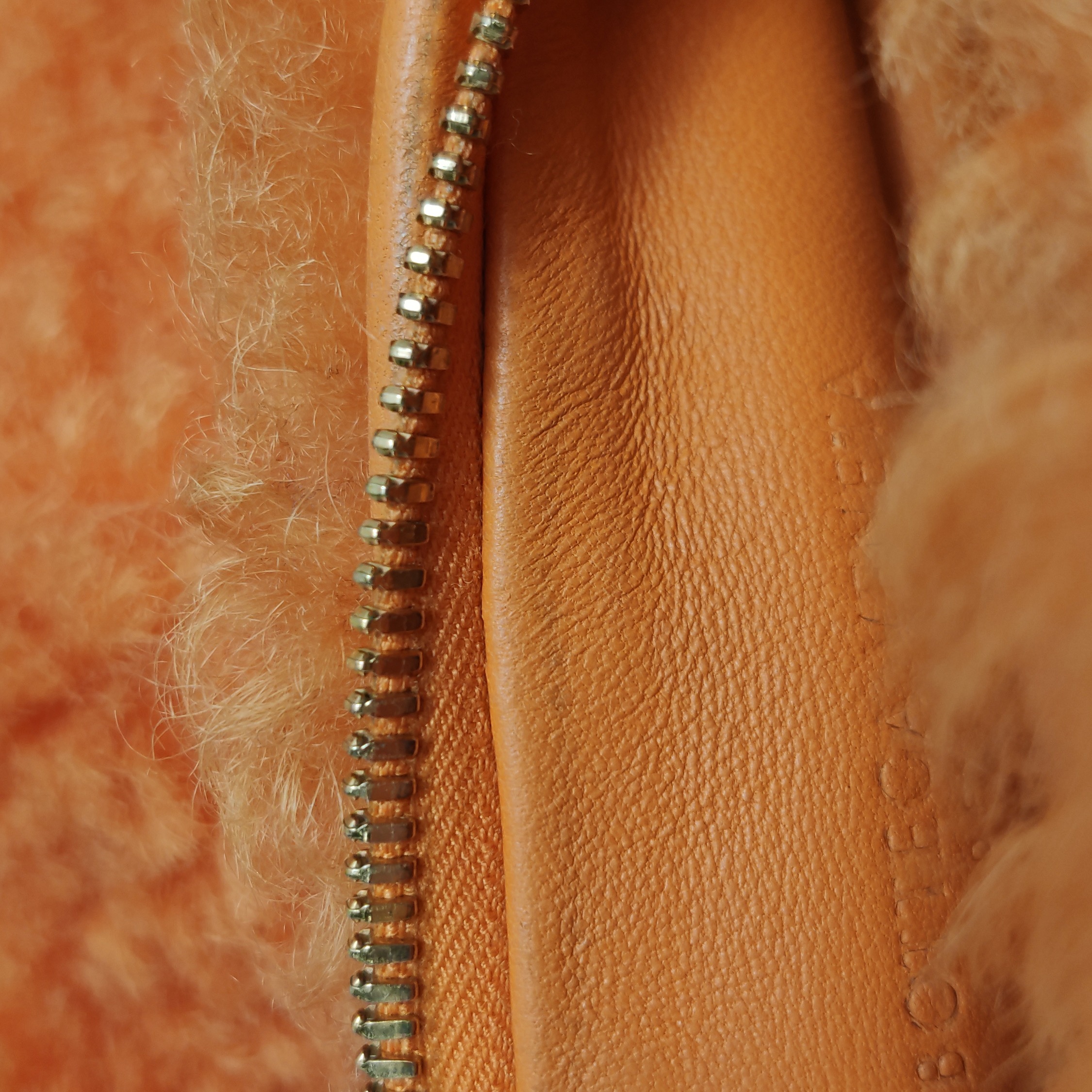 Bottega Veneta BV Jodie Hobo Shearling Mini — photo 10 of 13