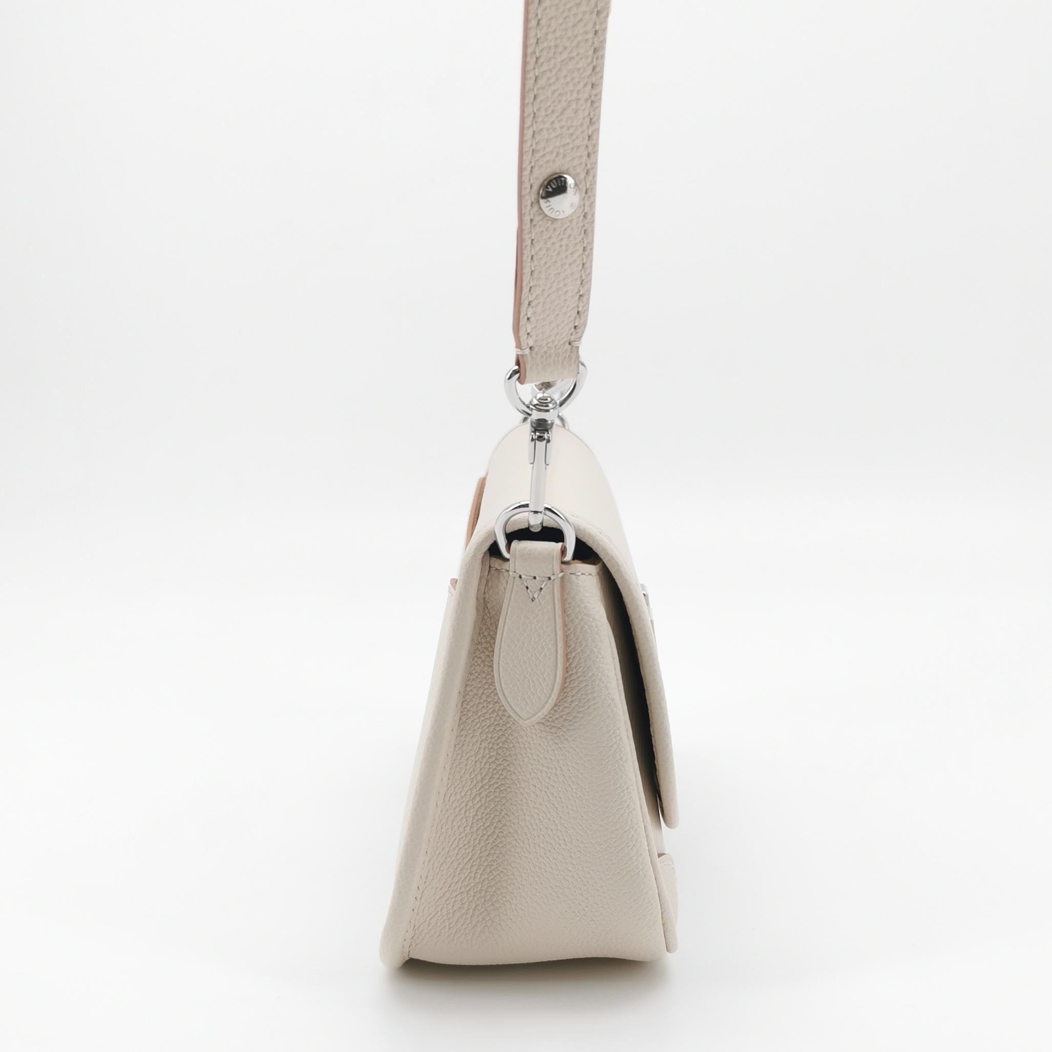Louis Vuitton(LV) Buci Crossbody Bag Epi Leather — photo 3 of 14