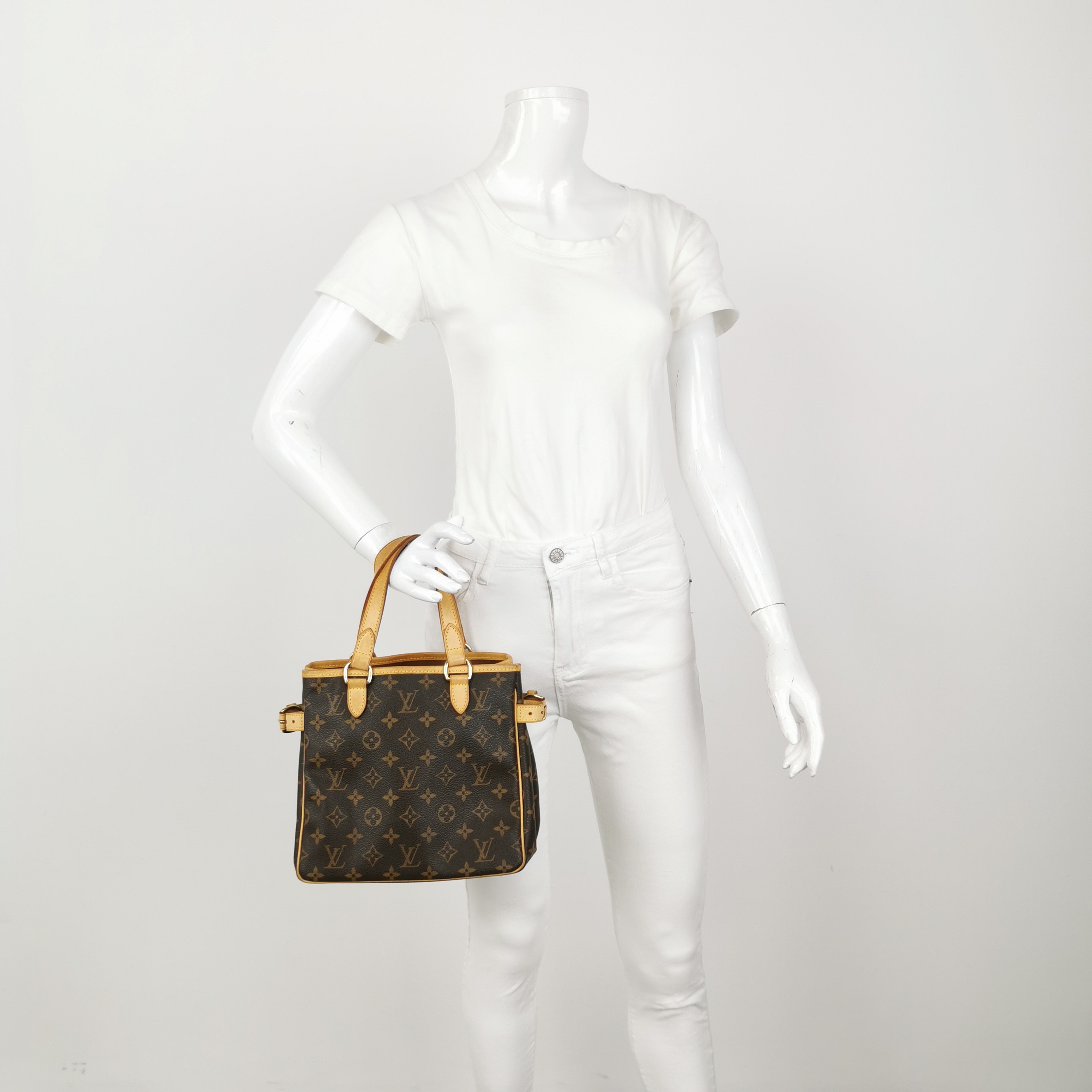 Louis Vuitton(LV) Batignolles Handbag Monogram Canvas — alternate view