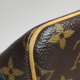 Louis Vuitton(LV) Batignolles Handbag Monogram Canvas — thumbnail 17