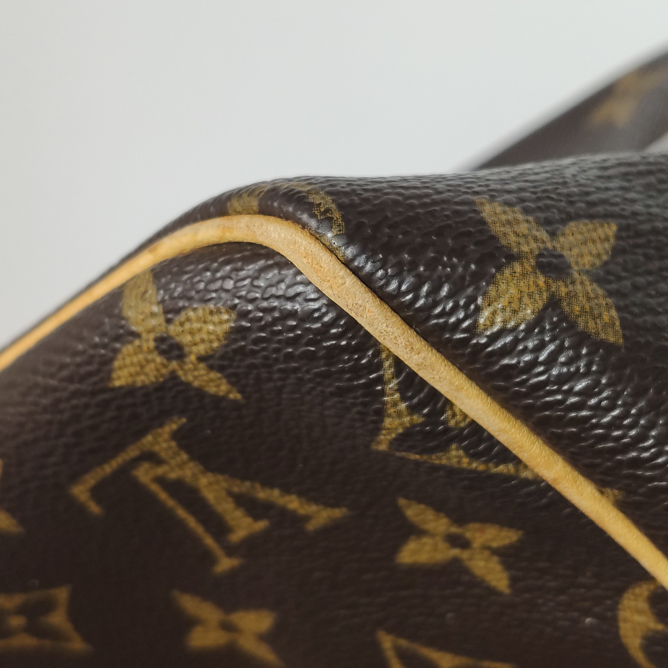 Louis Vuitton(LV) Batignolles Handbag Monogram Canvas — photo 16 of 21